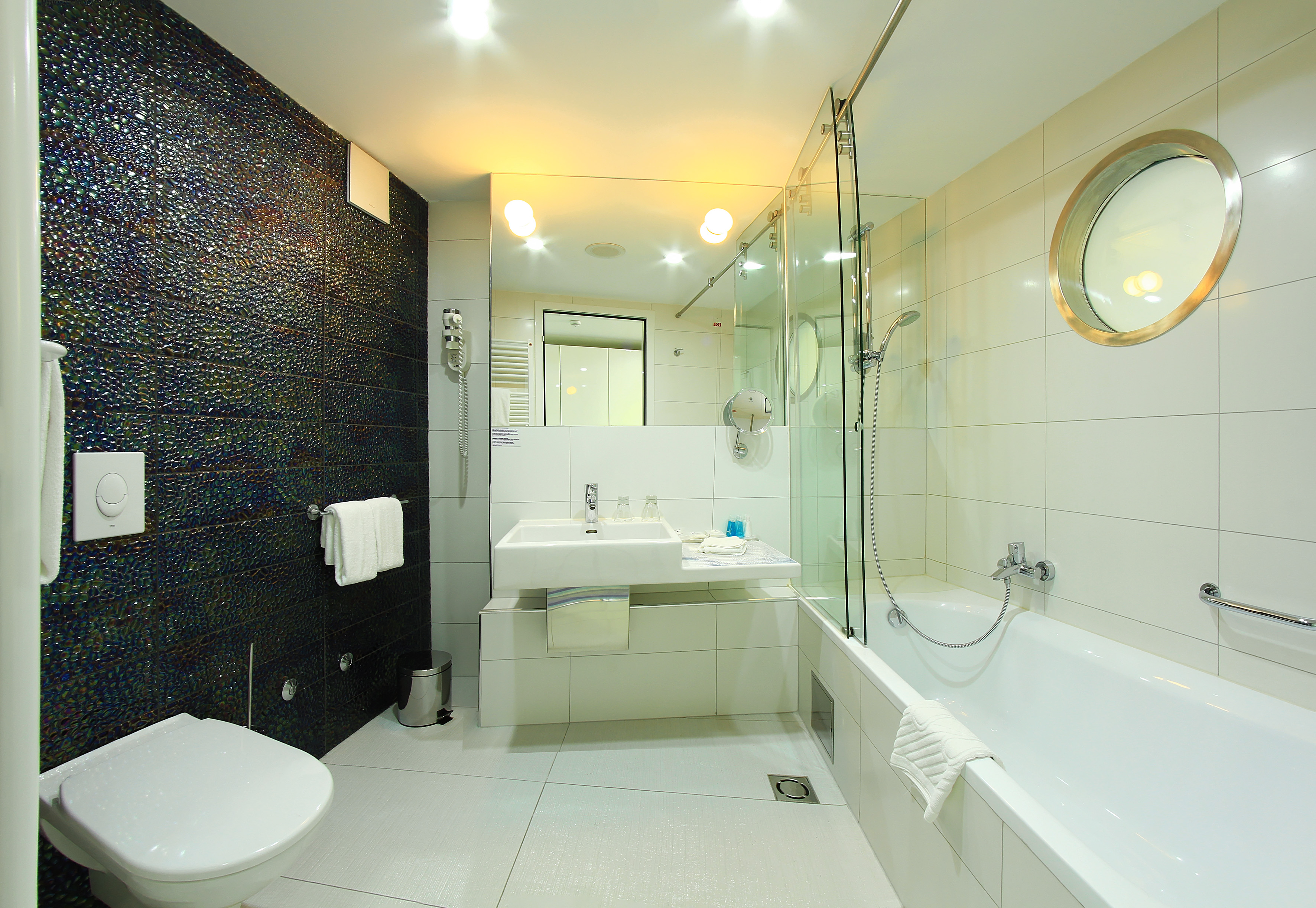 Luxe Boutique Hotel