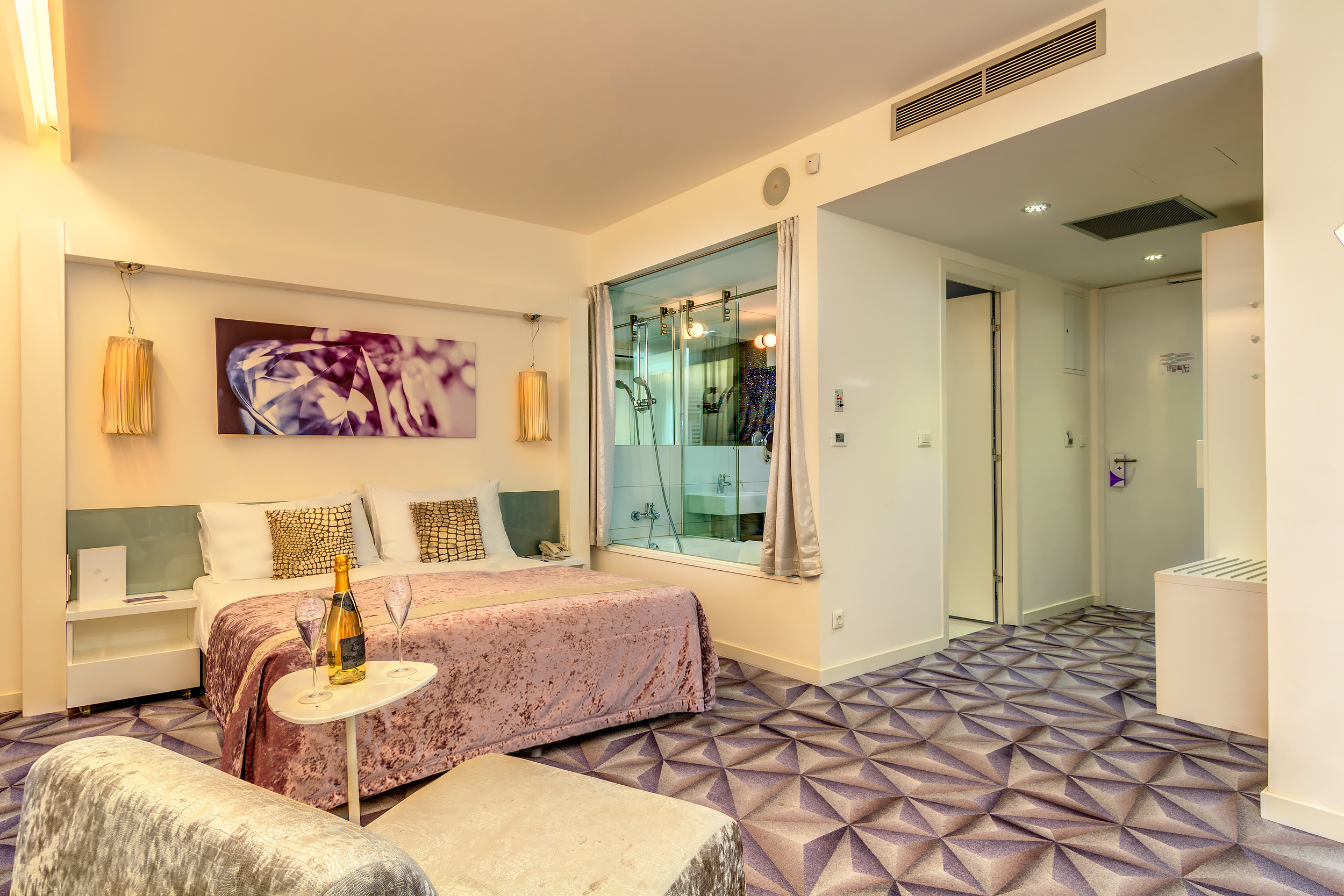 Luxe Boutique Hotel