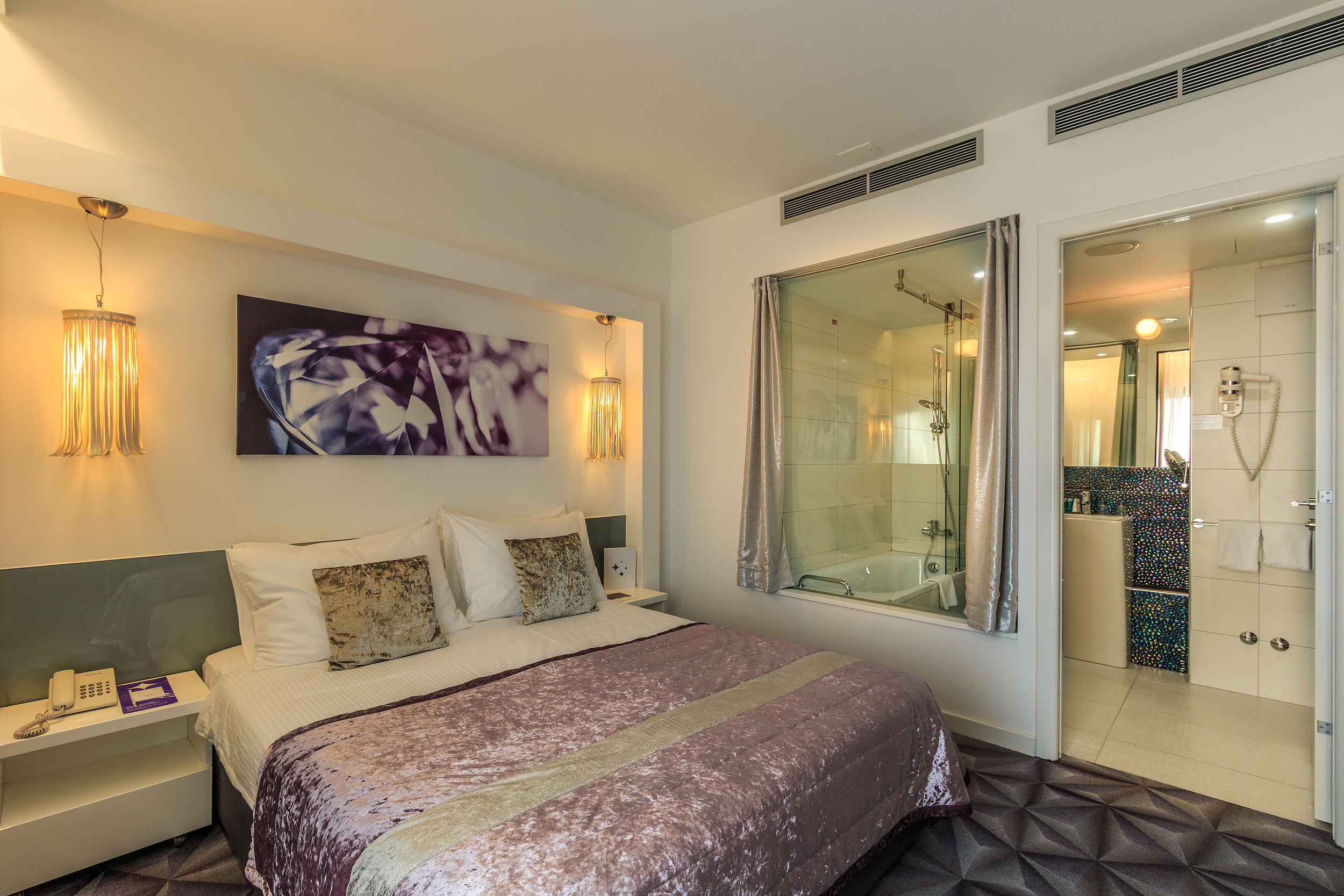Luxe Boutique Hotel