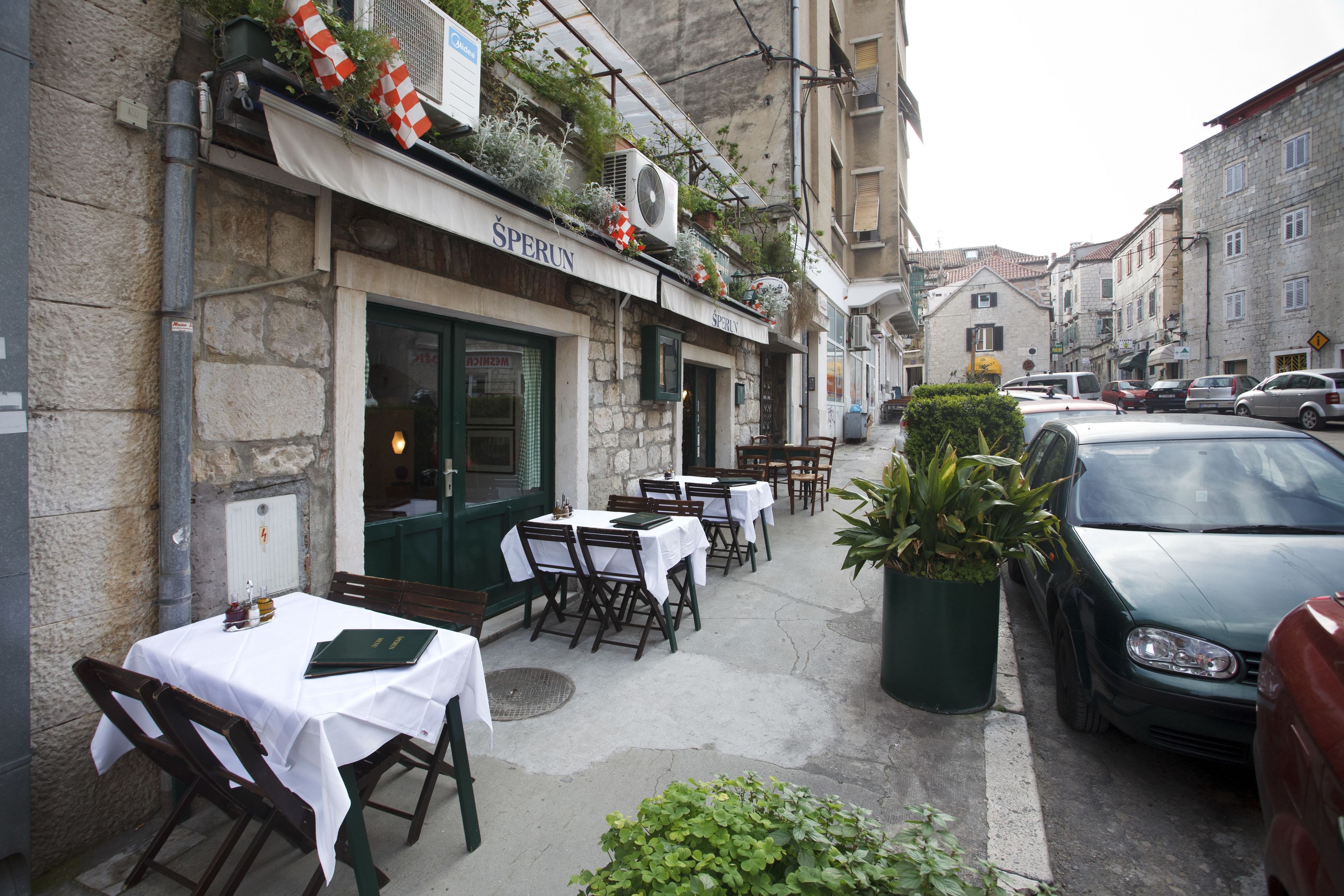 Luxury Apartments Leone