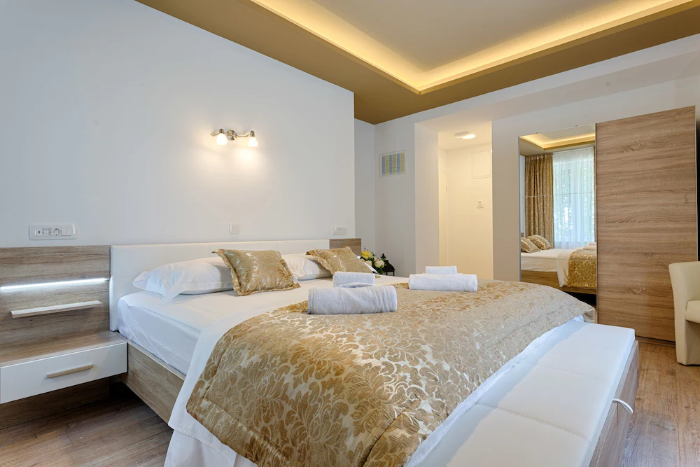 Luxury Rooms Floramye