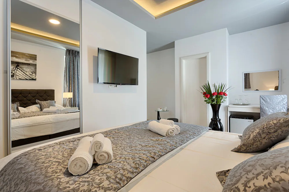 Luxury Rooms Floramye