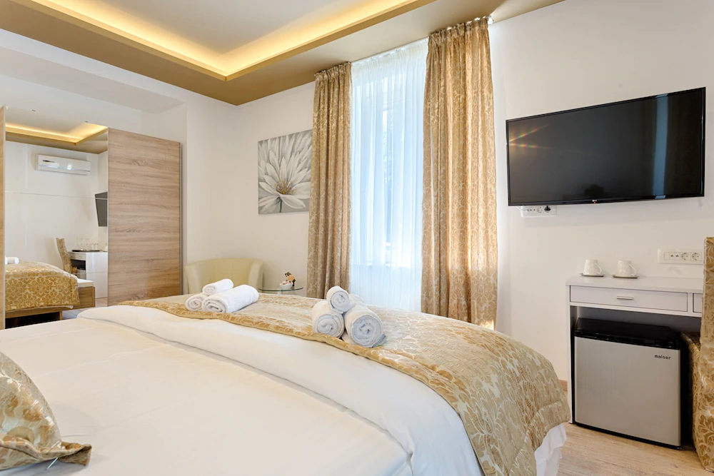 Luxury Rooms Floramye