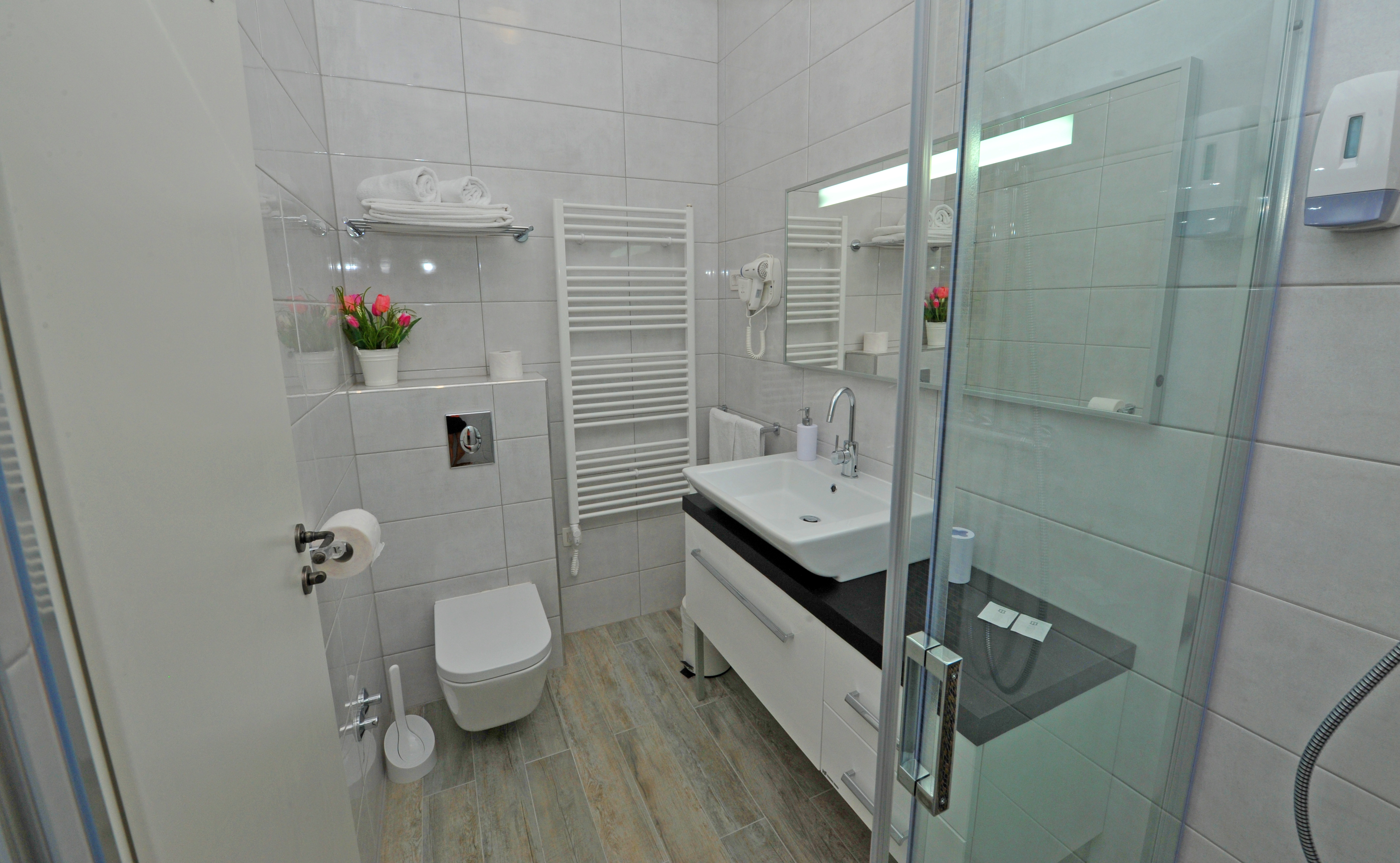 Luxury Rooms Nirvana