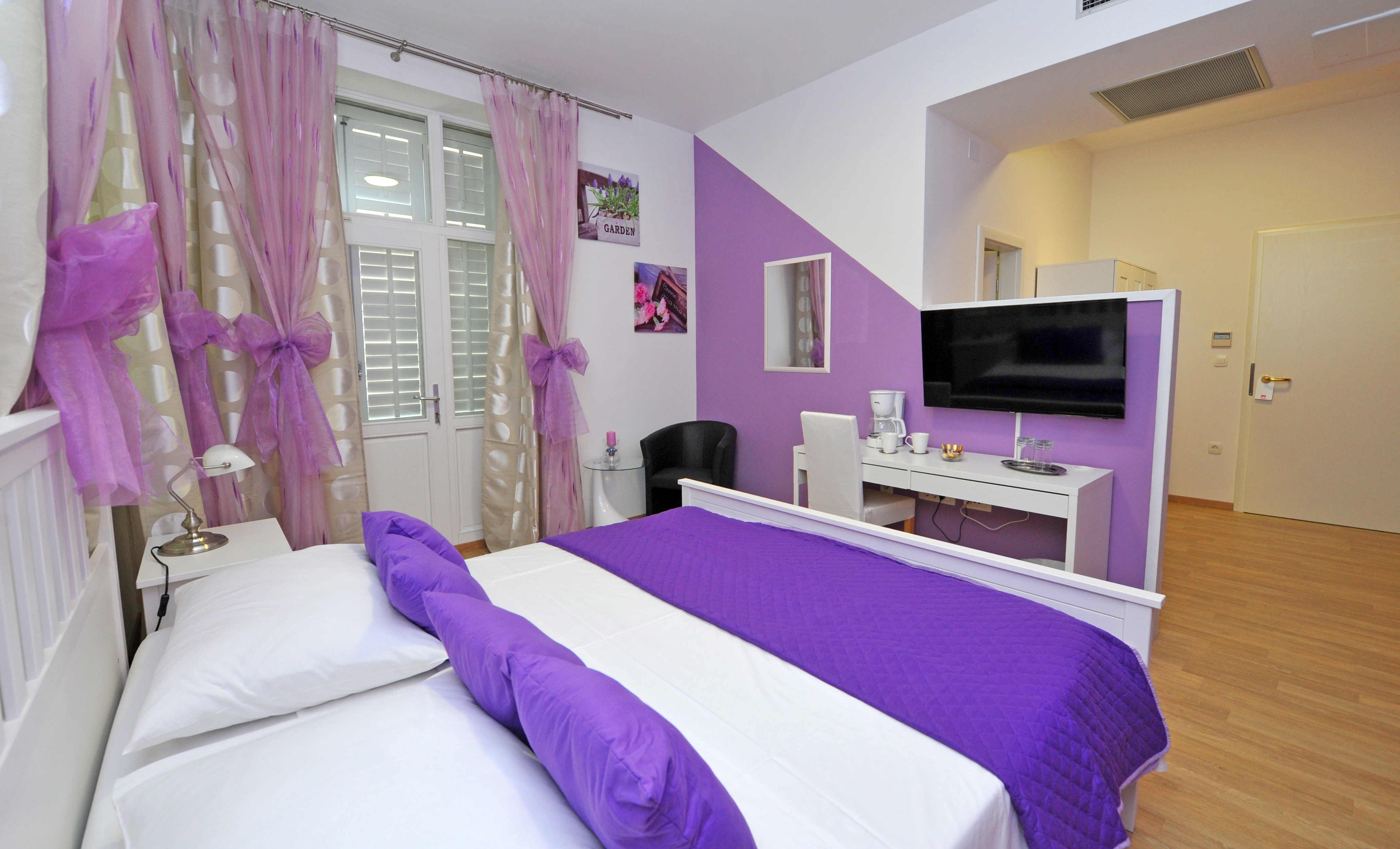 Luxury Rooms Nirvana