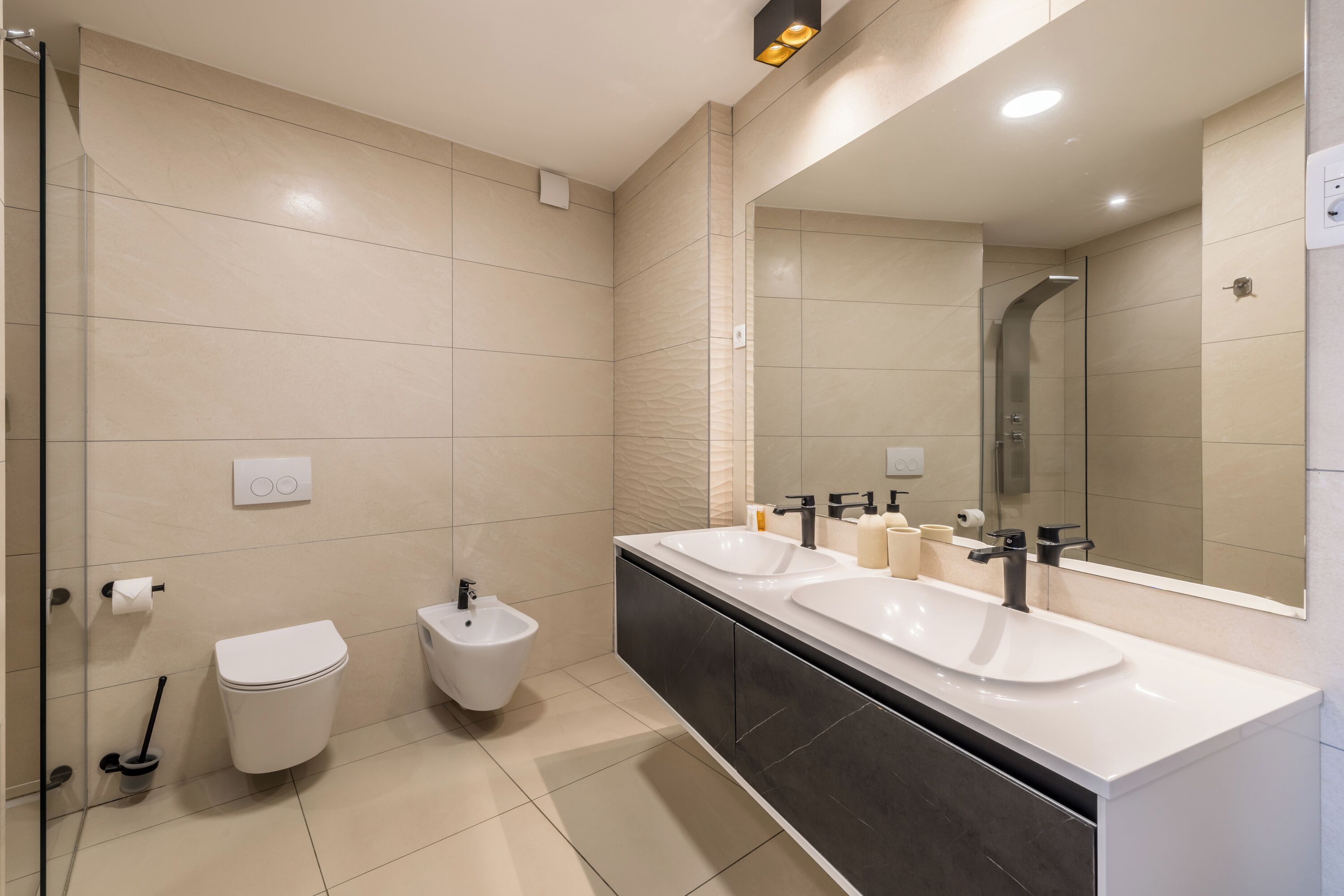 Luxury Rooms Seven