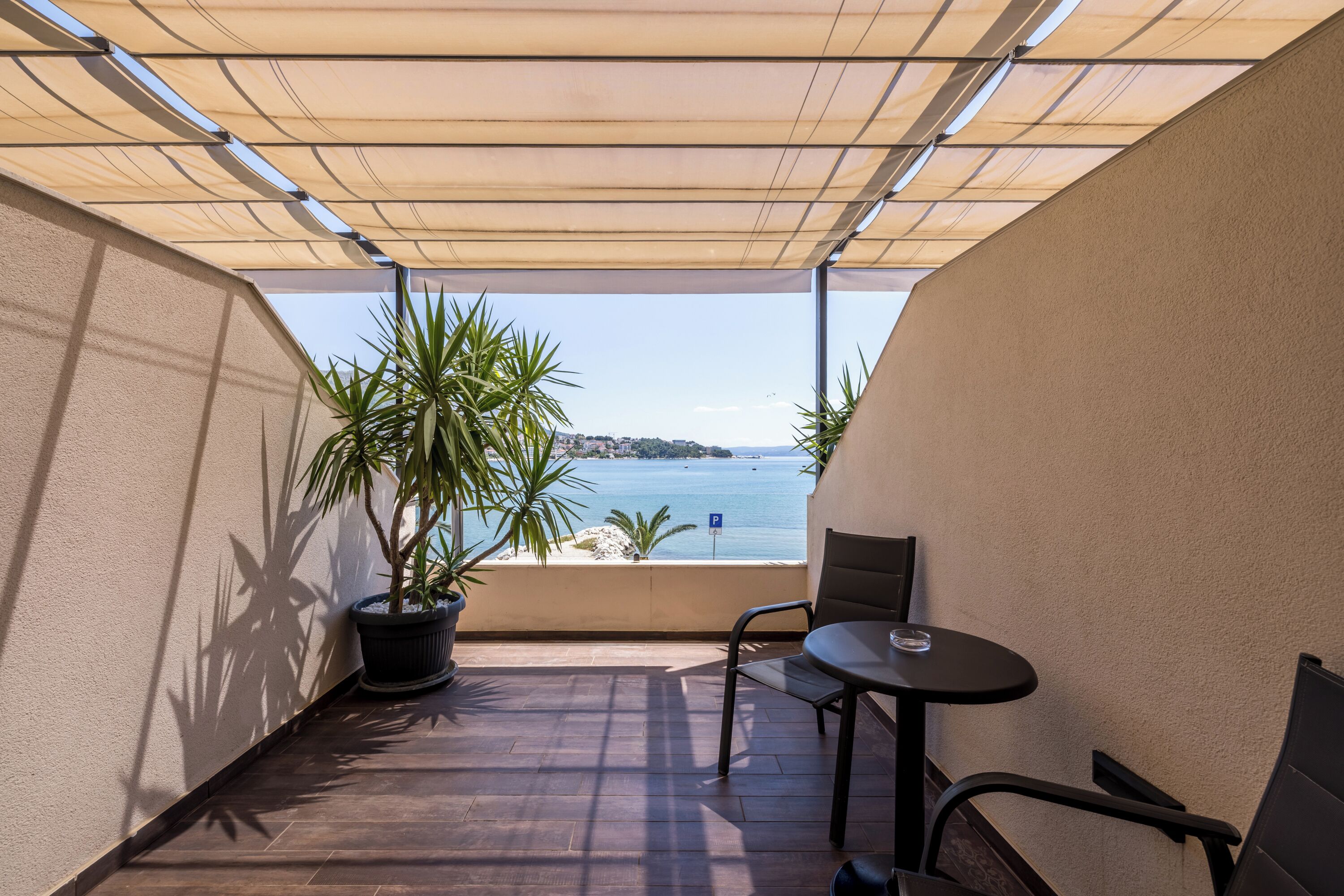 Luxury Rooms Seven
