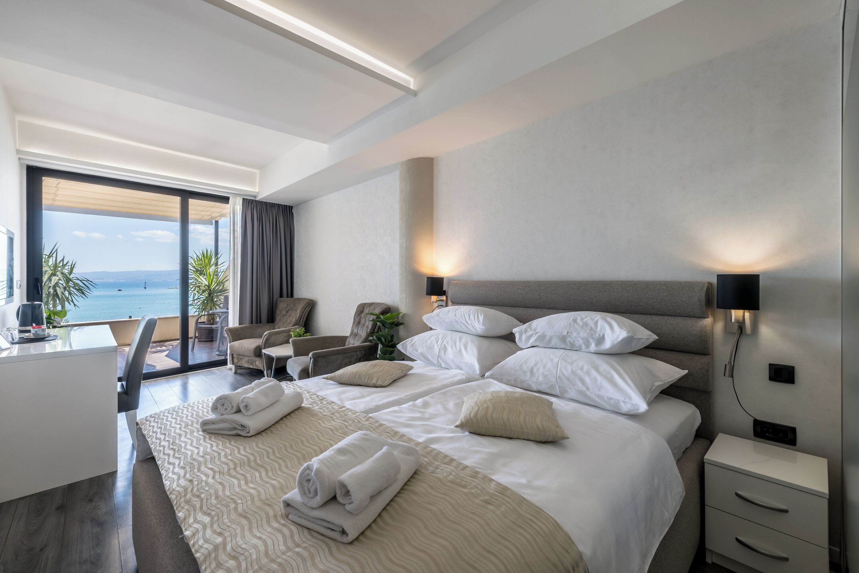 Luxury Rooms Seven