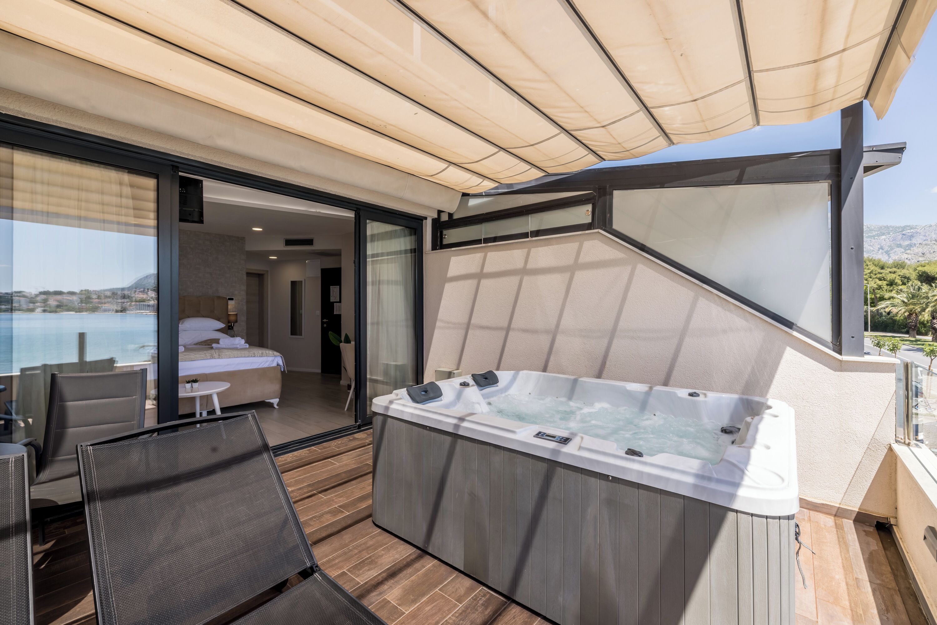Luxury Rooms Seven