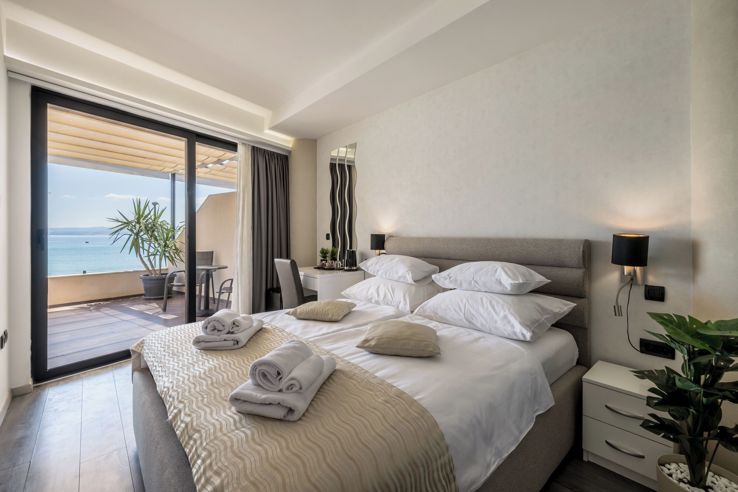 Luxury Rooms Seven