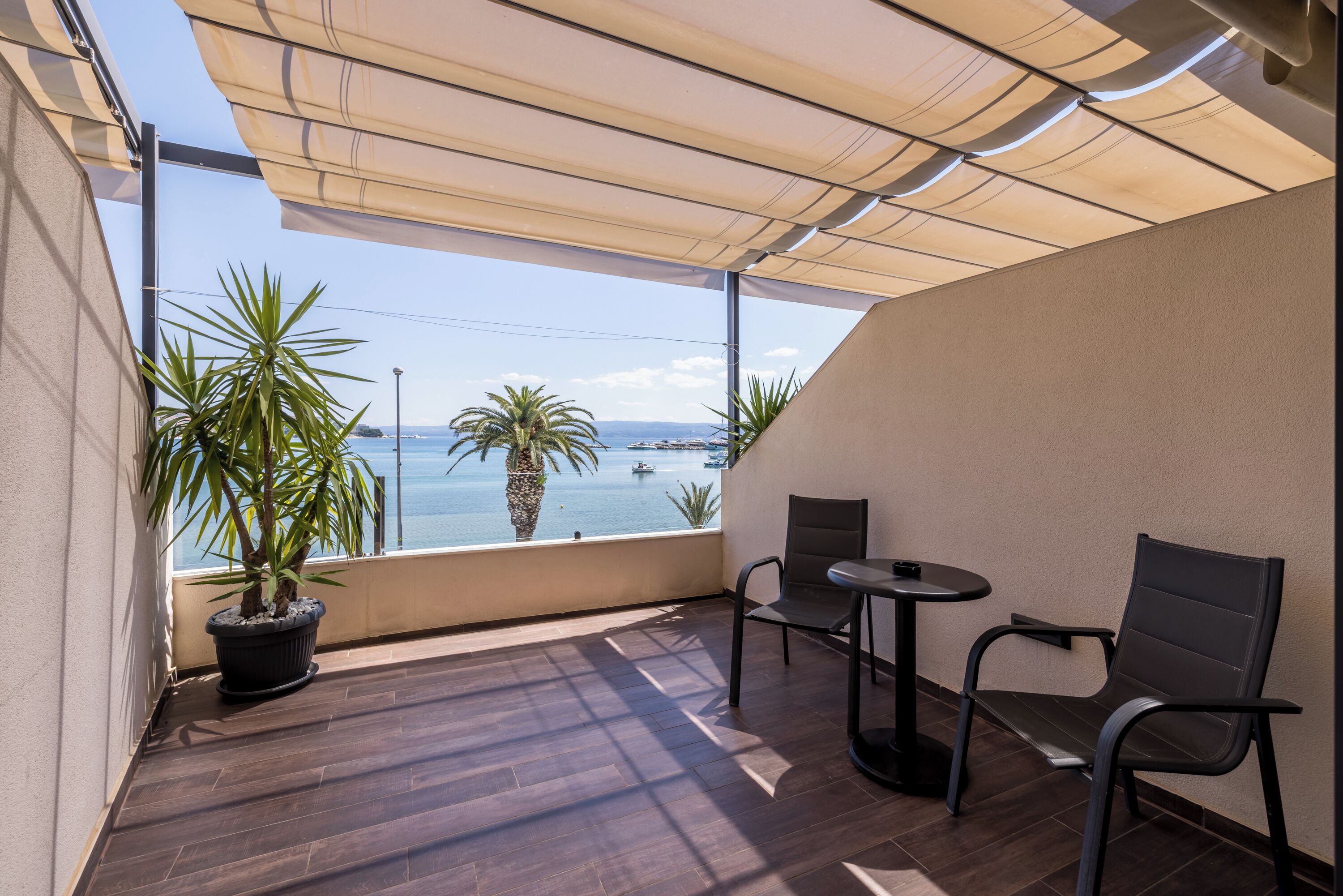Luxury Rooms Seven