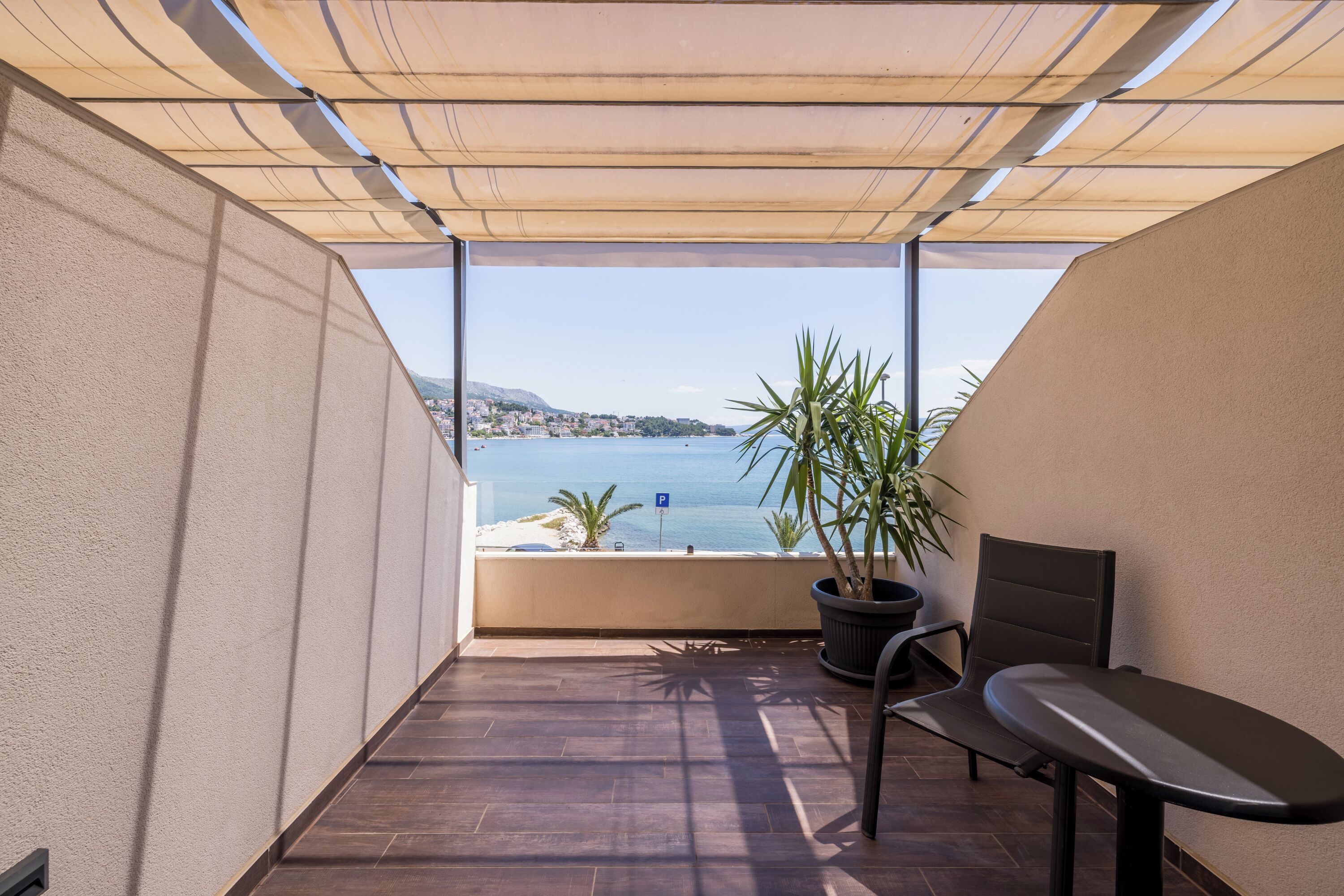 Luxury Rooms Seven
