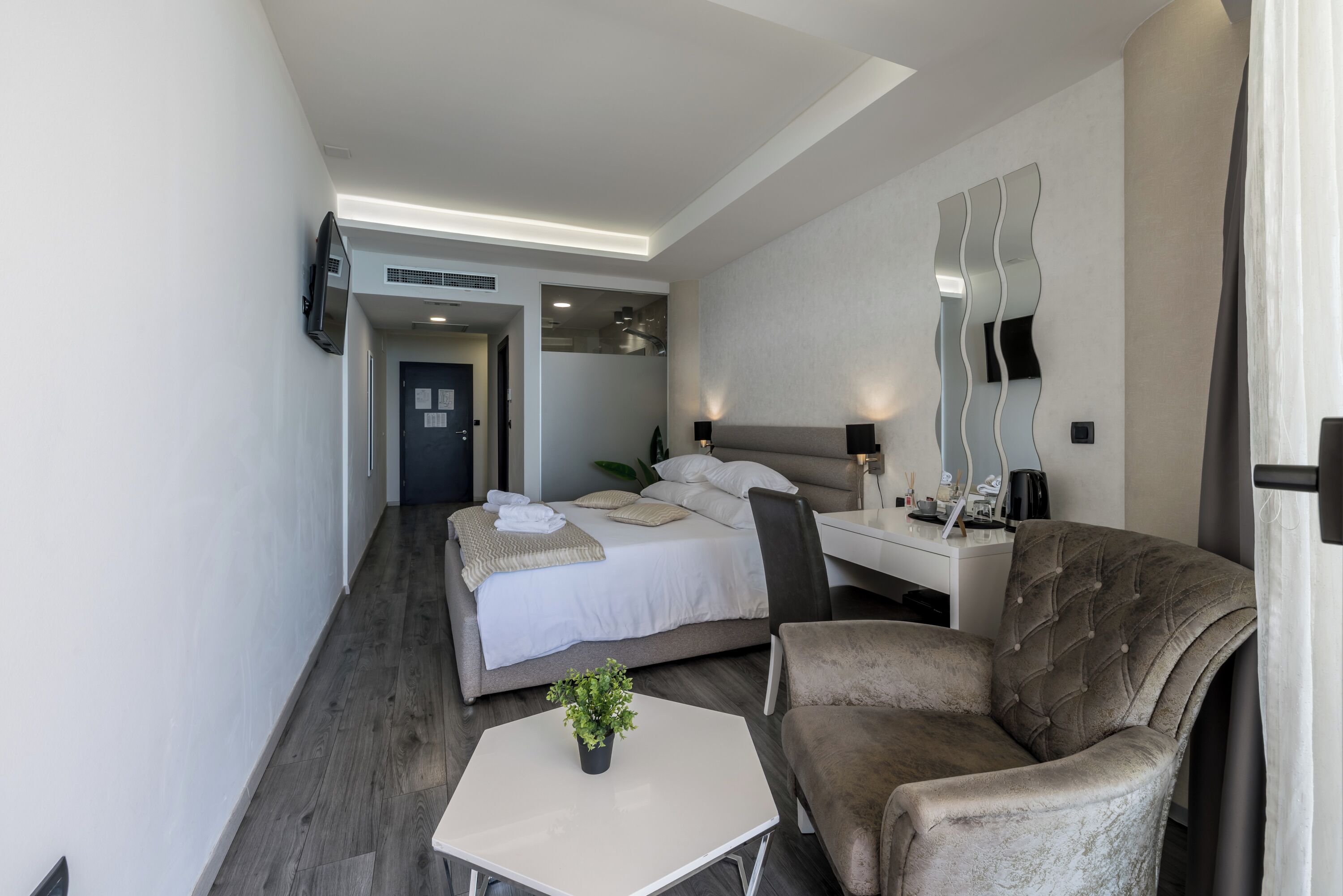 Luxury Rooms Seven