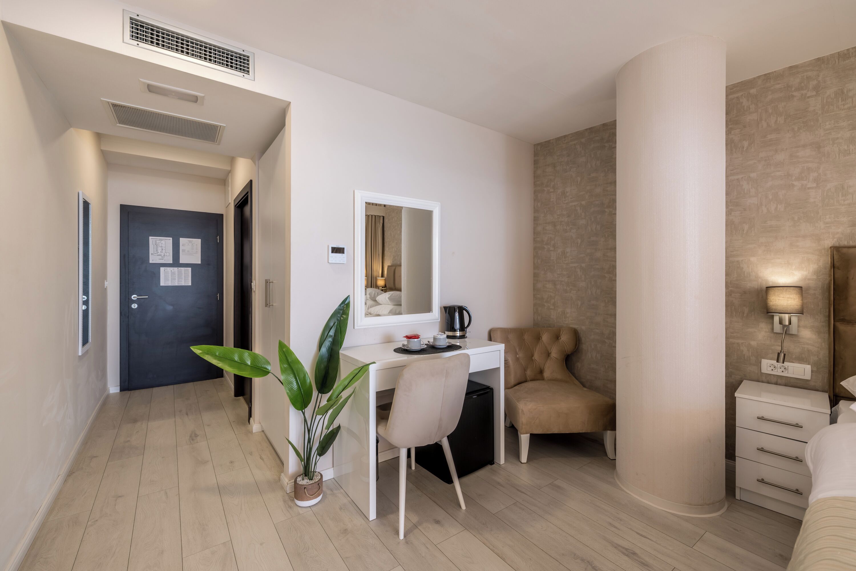 Luxury Rooms Seven