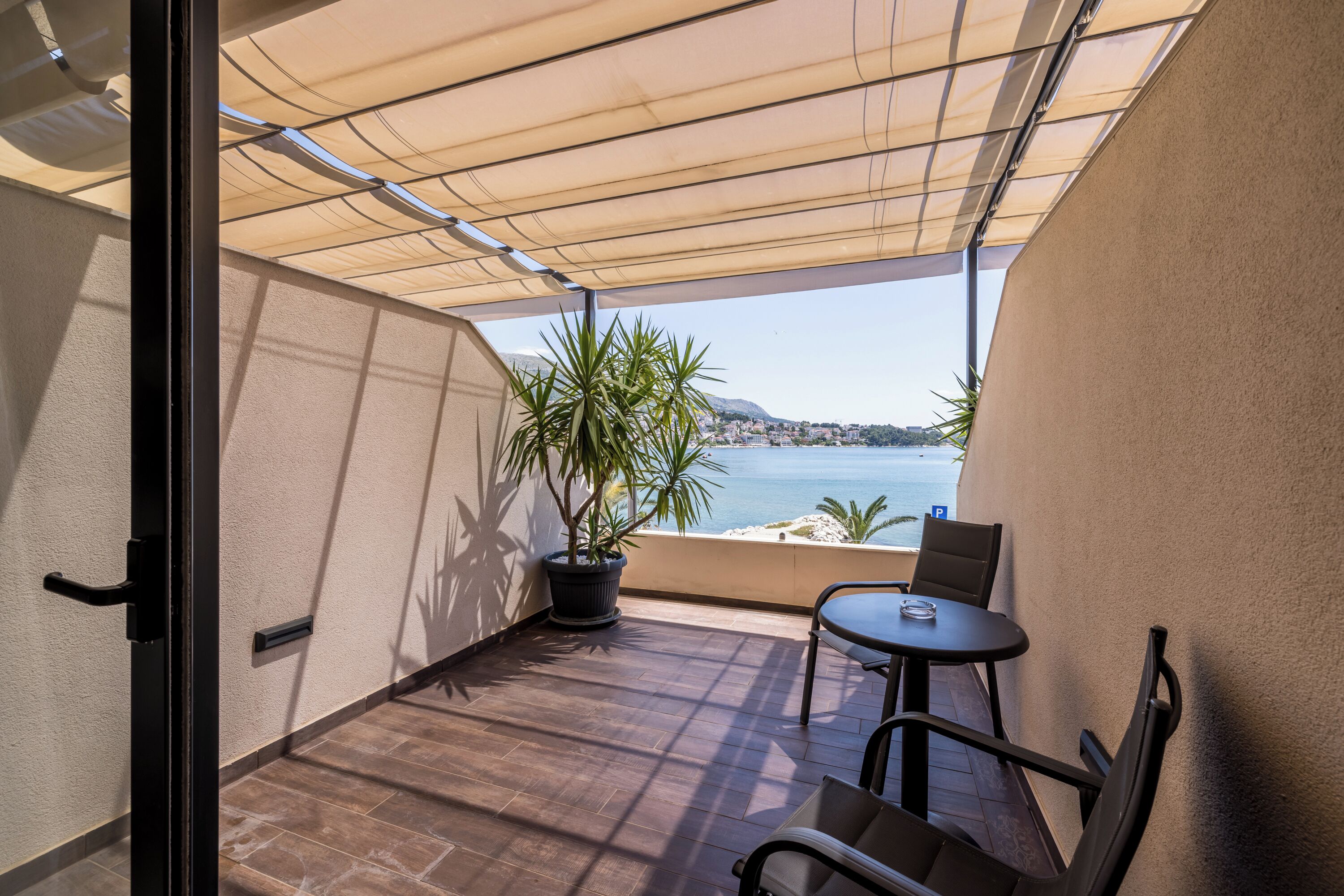 Luxury Rooms Seven