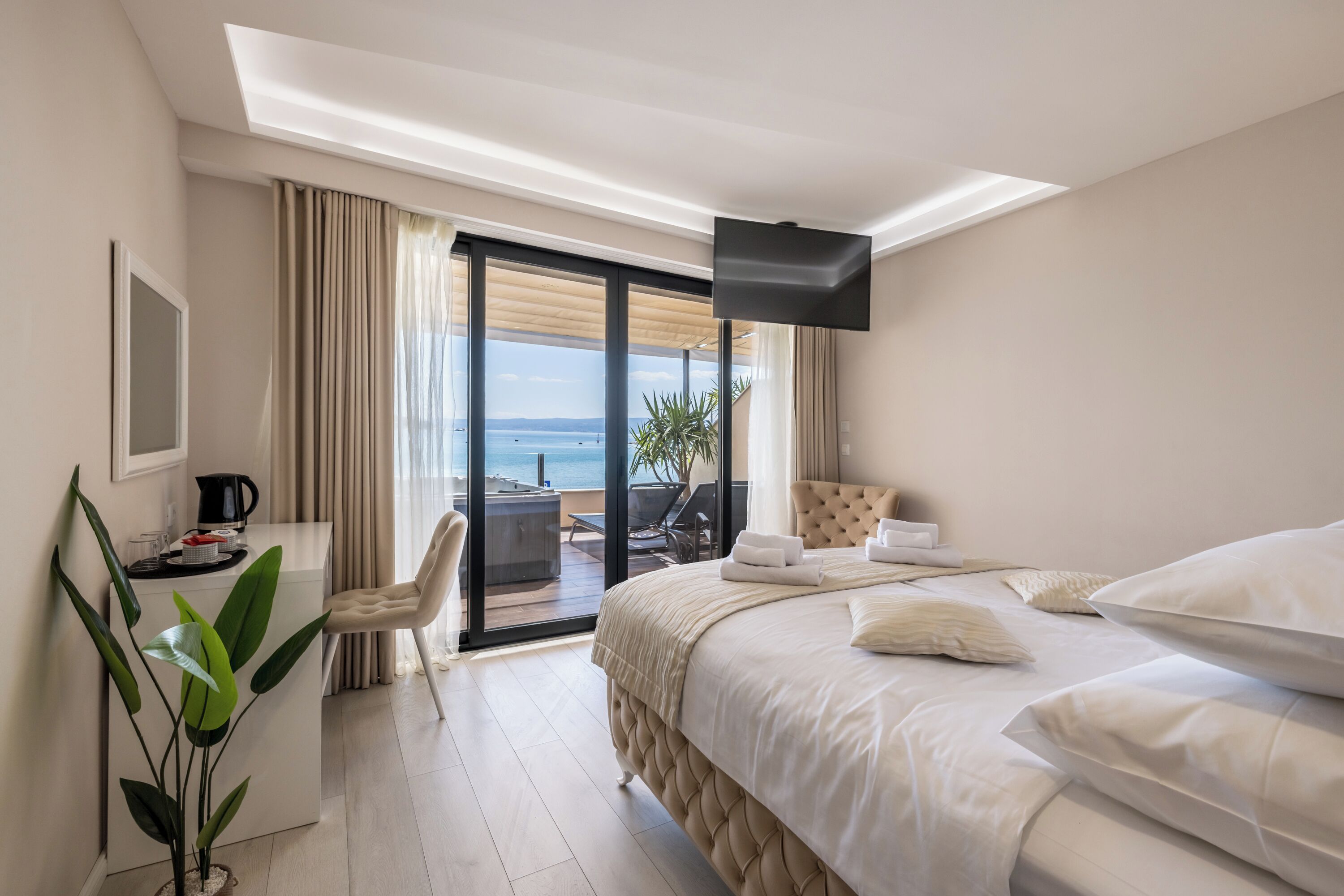 Luxury Rooms Seven