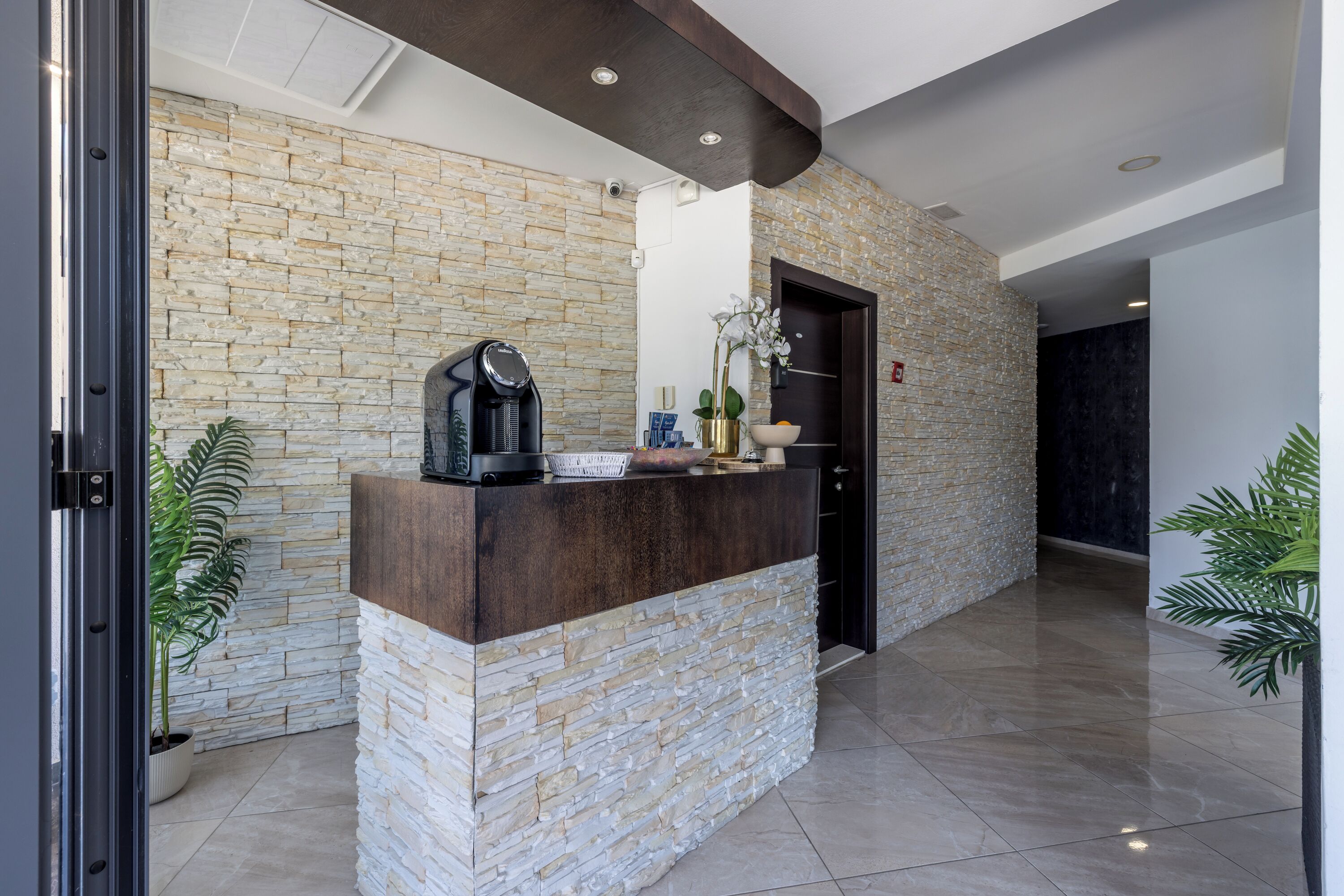 Luxury Rooms Seven