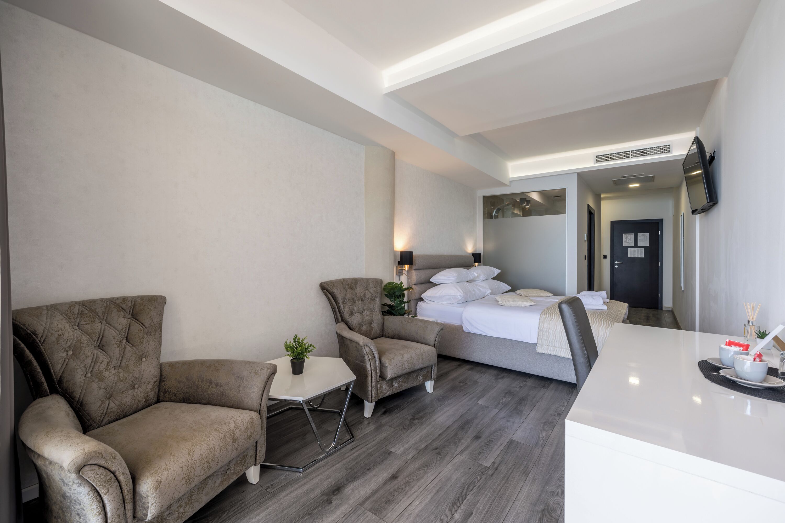 Luxury Rooms Seven