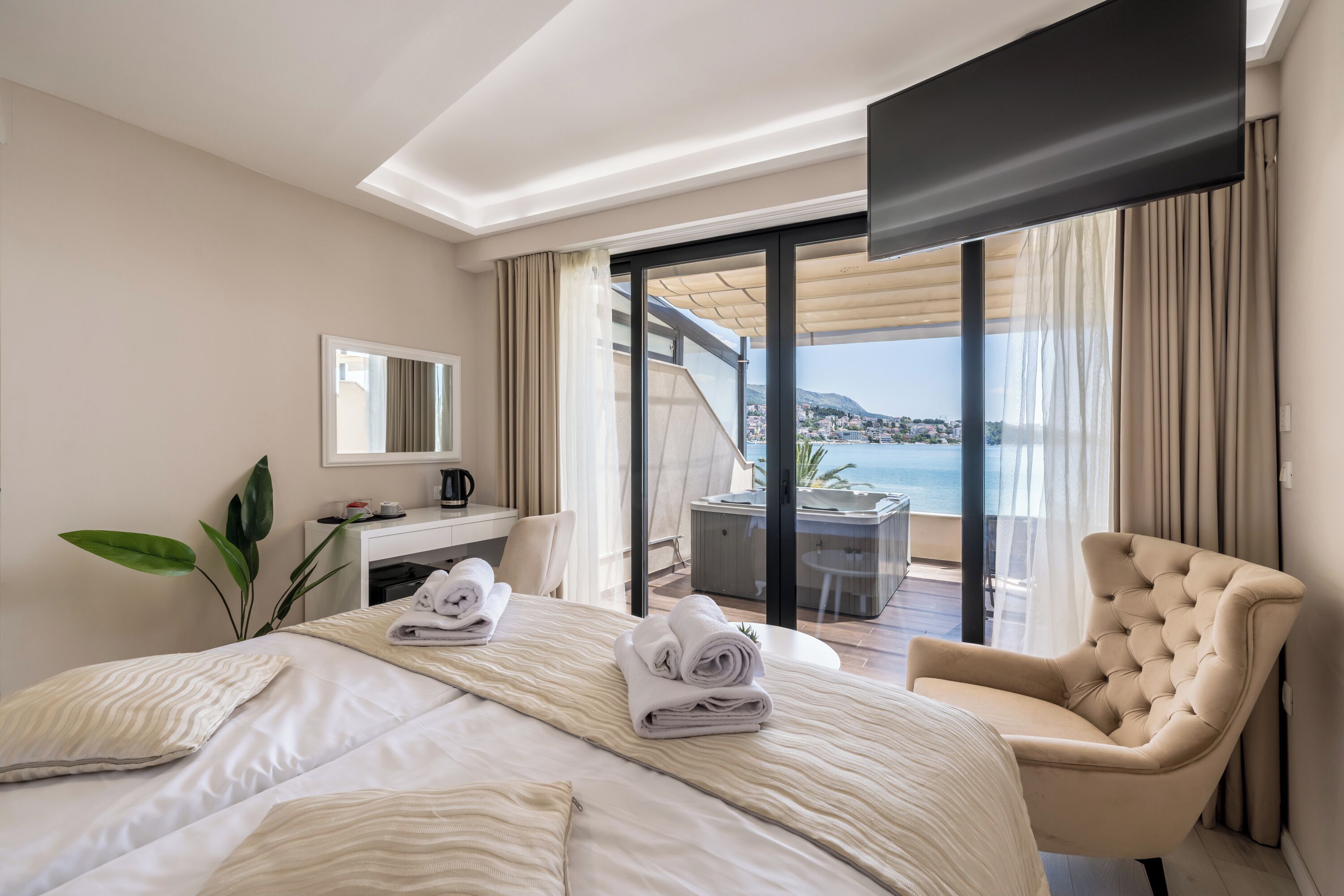 Luxury Rooms Seven