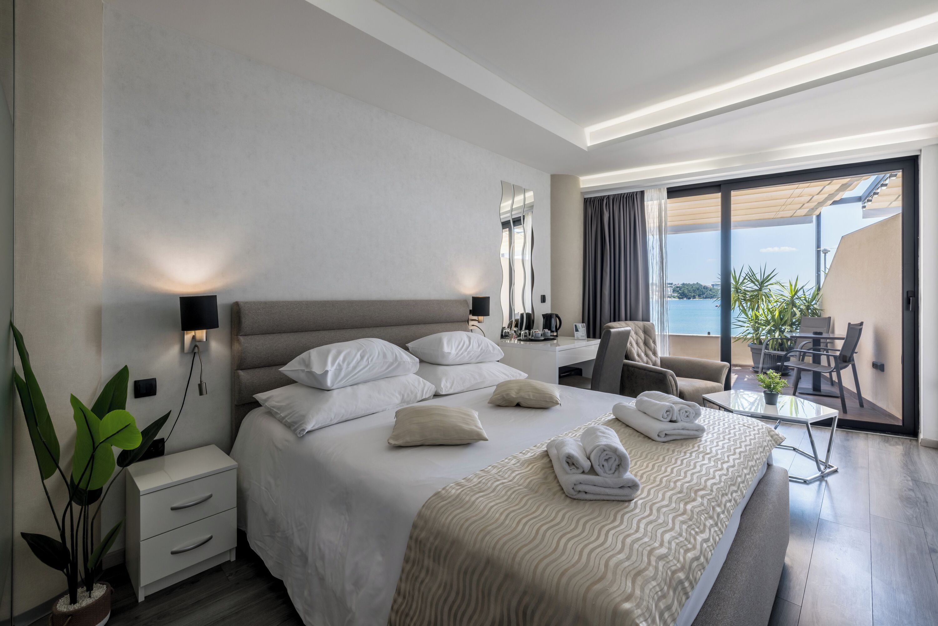Luxury Rooms Seven