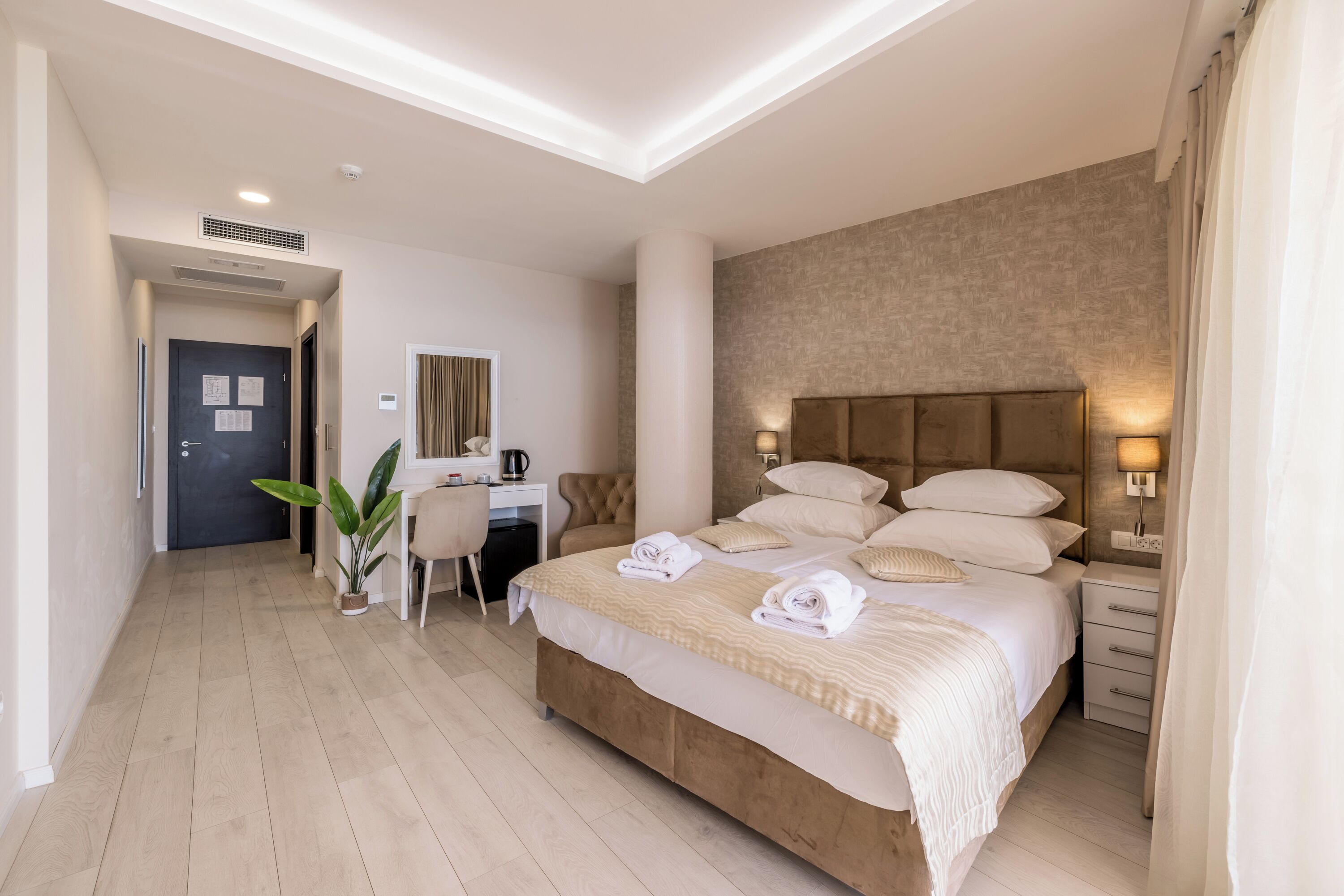 Luxury Rooms Seven