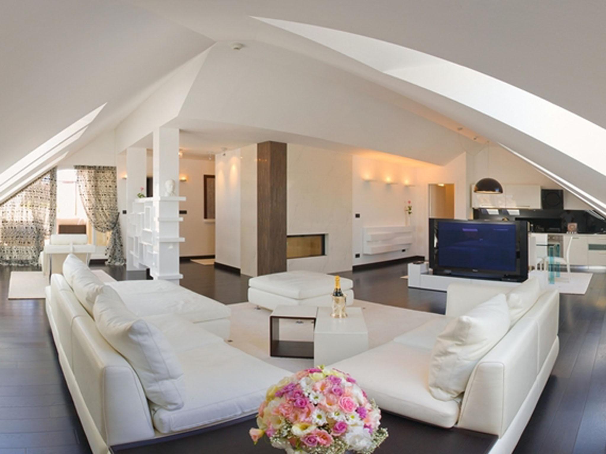 Marmont Heritage Hotel