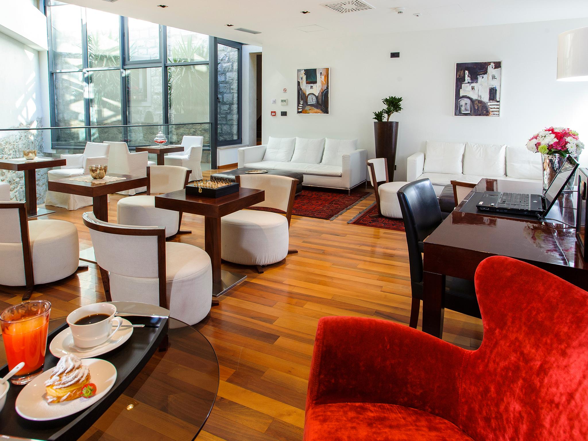 Marmont Heritage Hotel