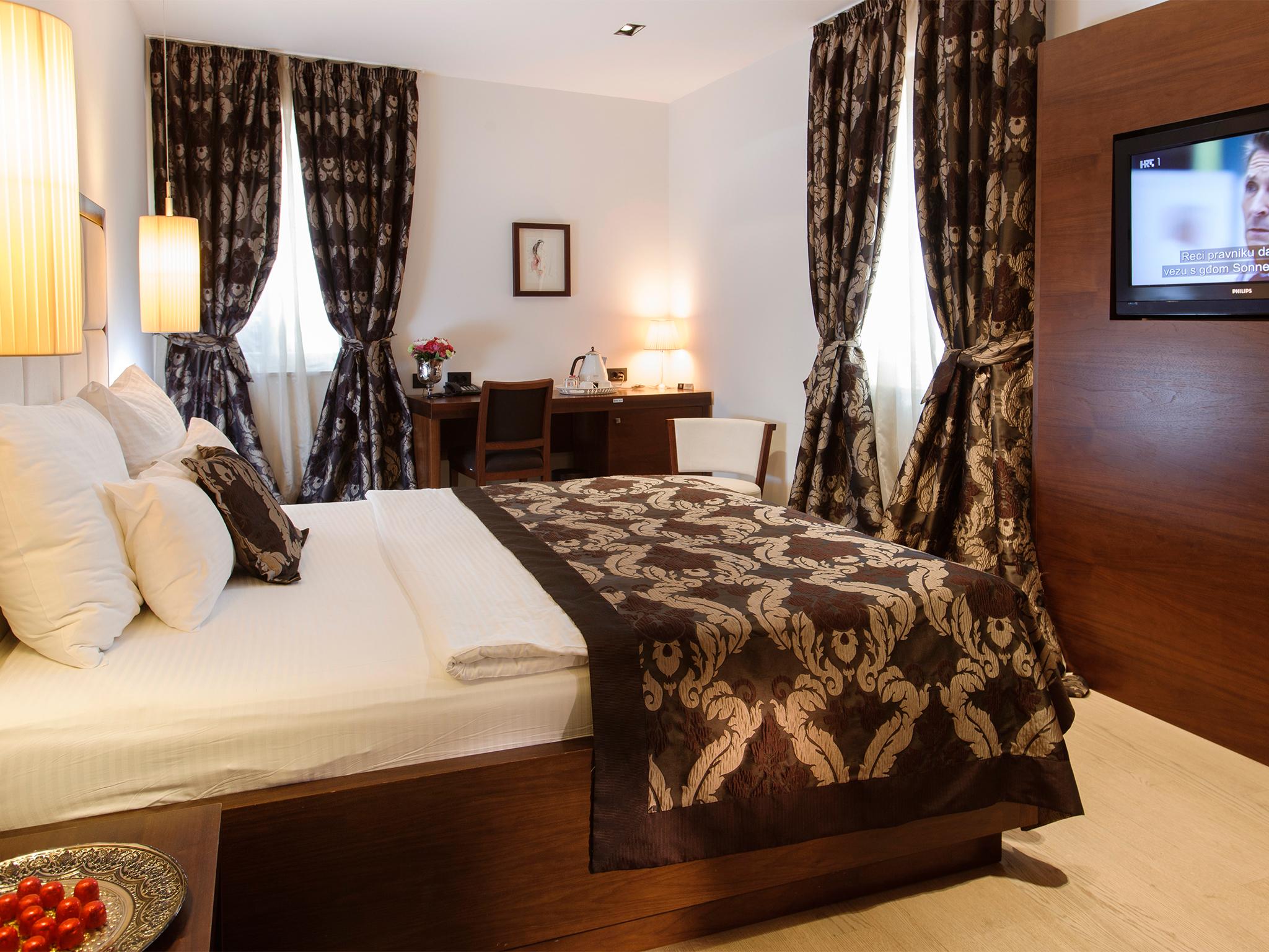 Marmont Heritage Hotel