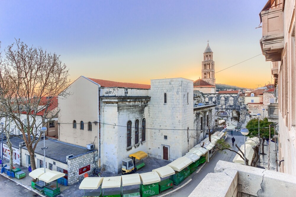 Palace Porta Argentea Luxury Apartment