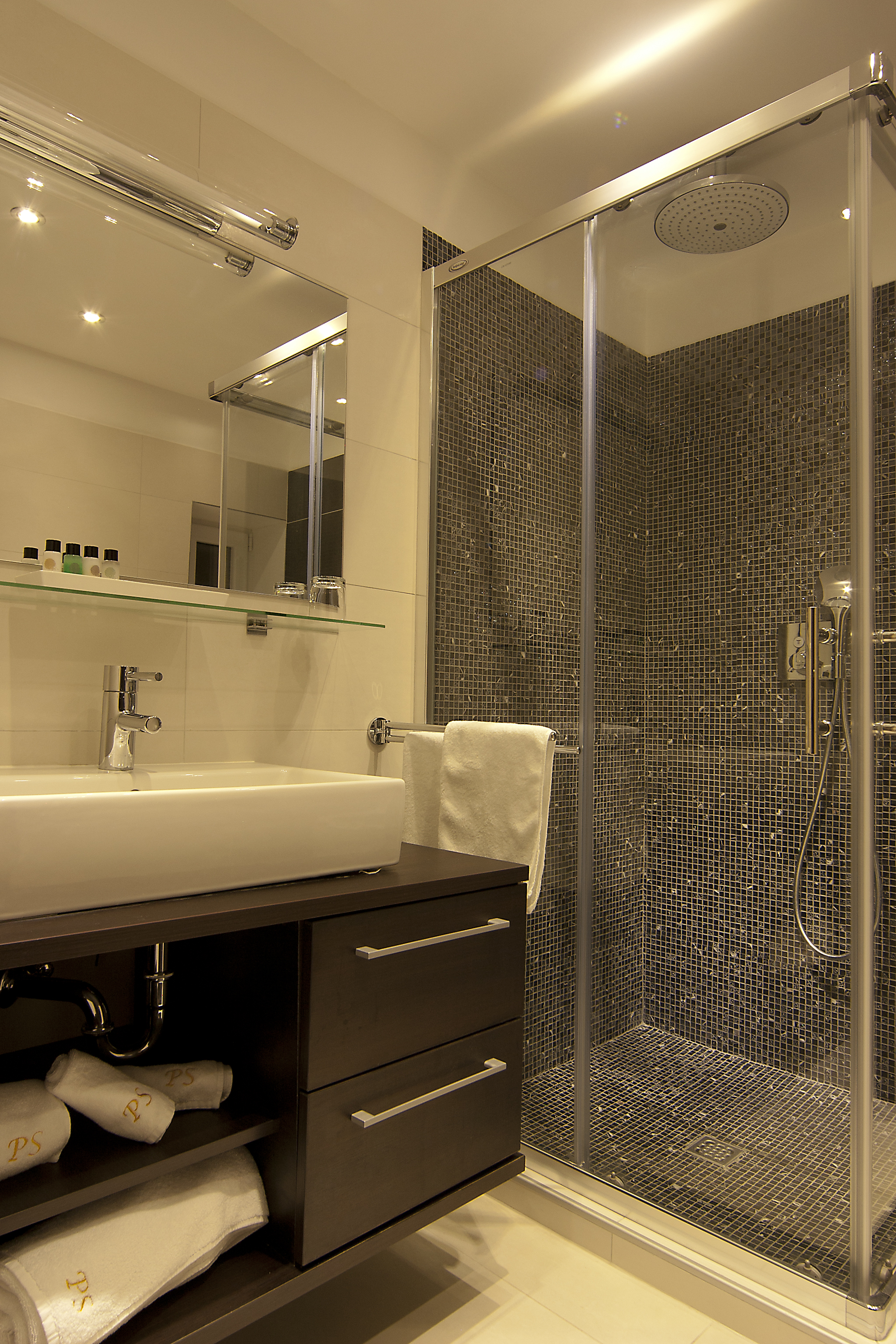 Palace Suites