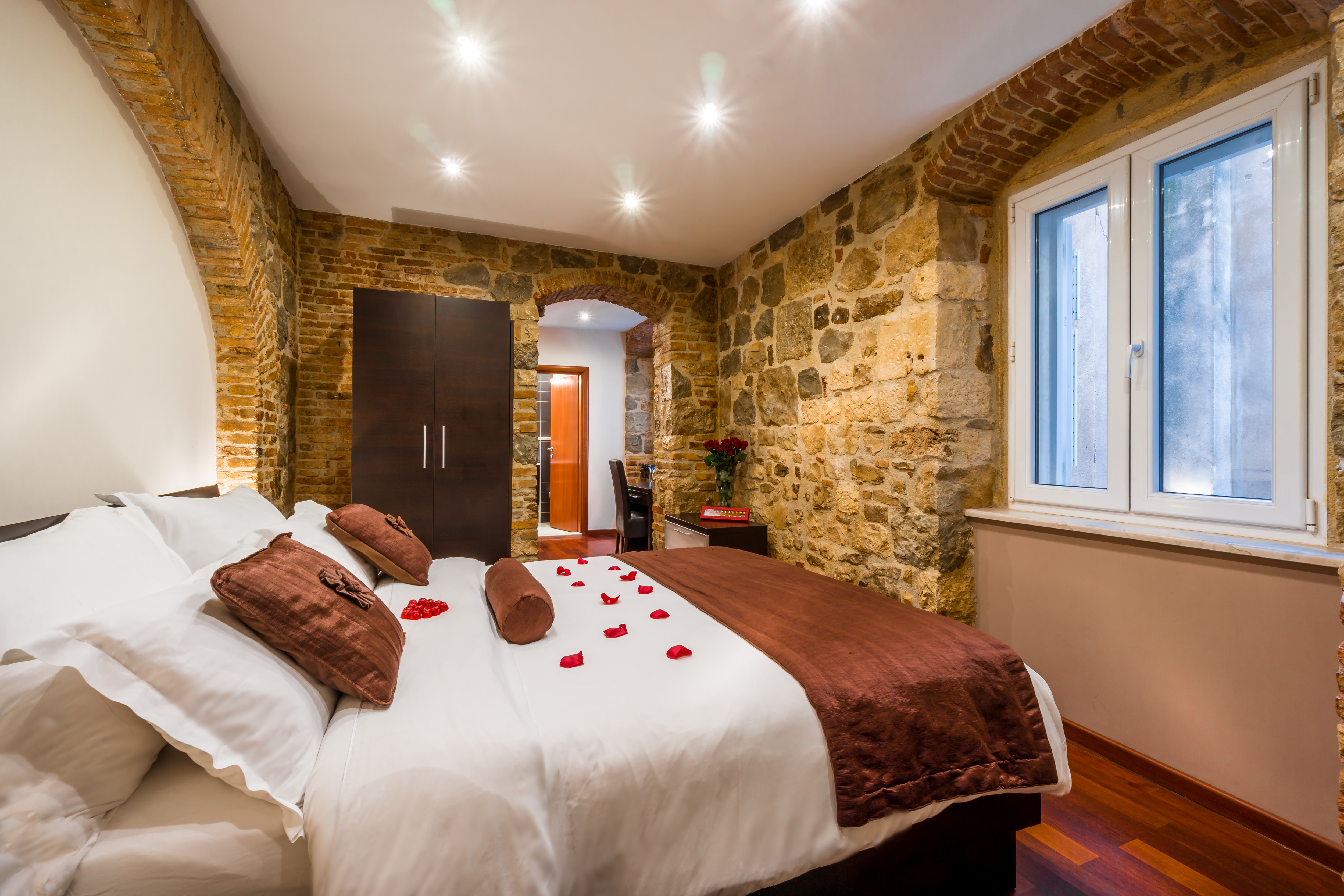 Palace Suites