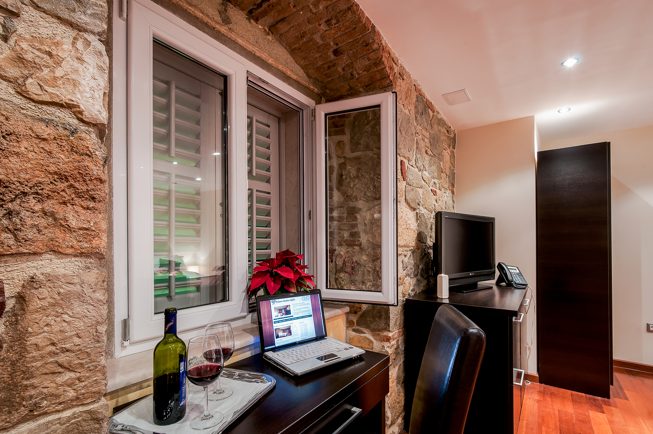 Palace Suites