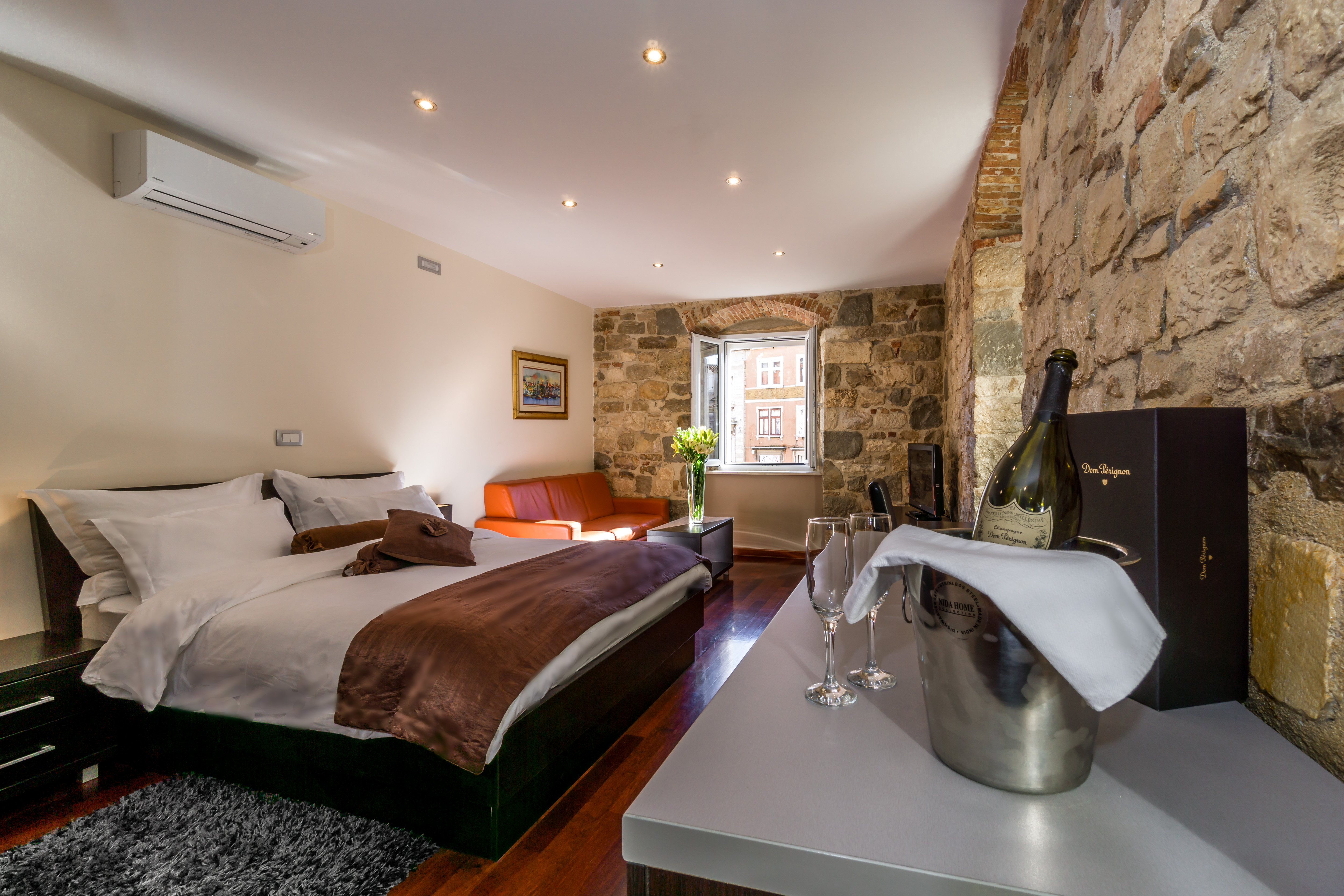 Palace Suites