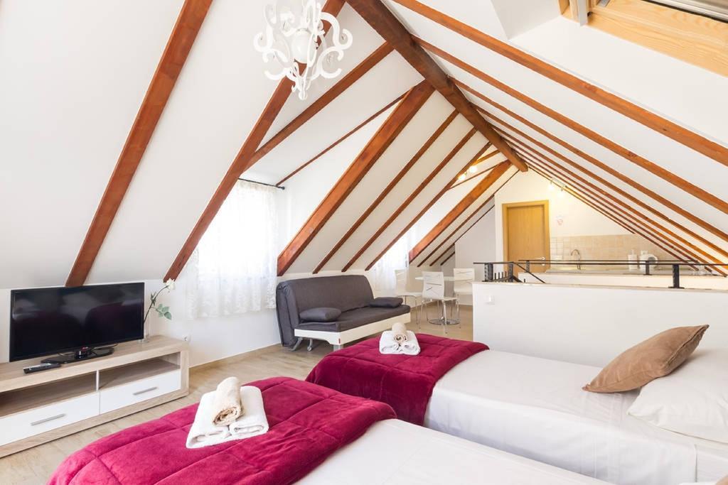 Peruzovic Rooms & Apartments