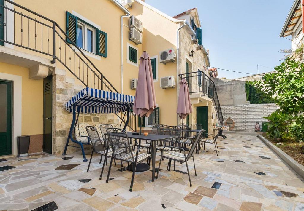 Peruzovic Rooms & Apartments