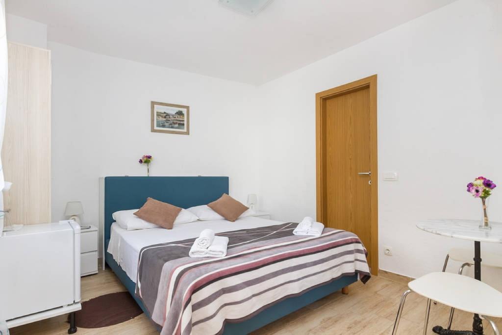 Peruzovic Rooms & Apartments