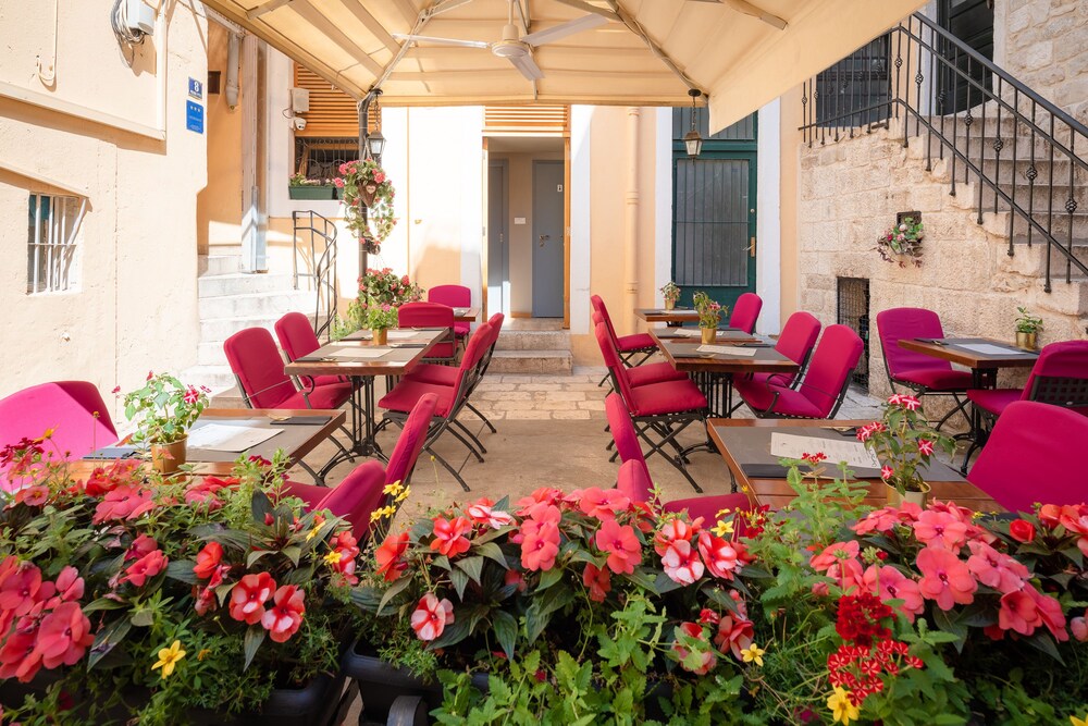 Piazza Heritage Hotel