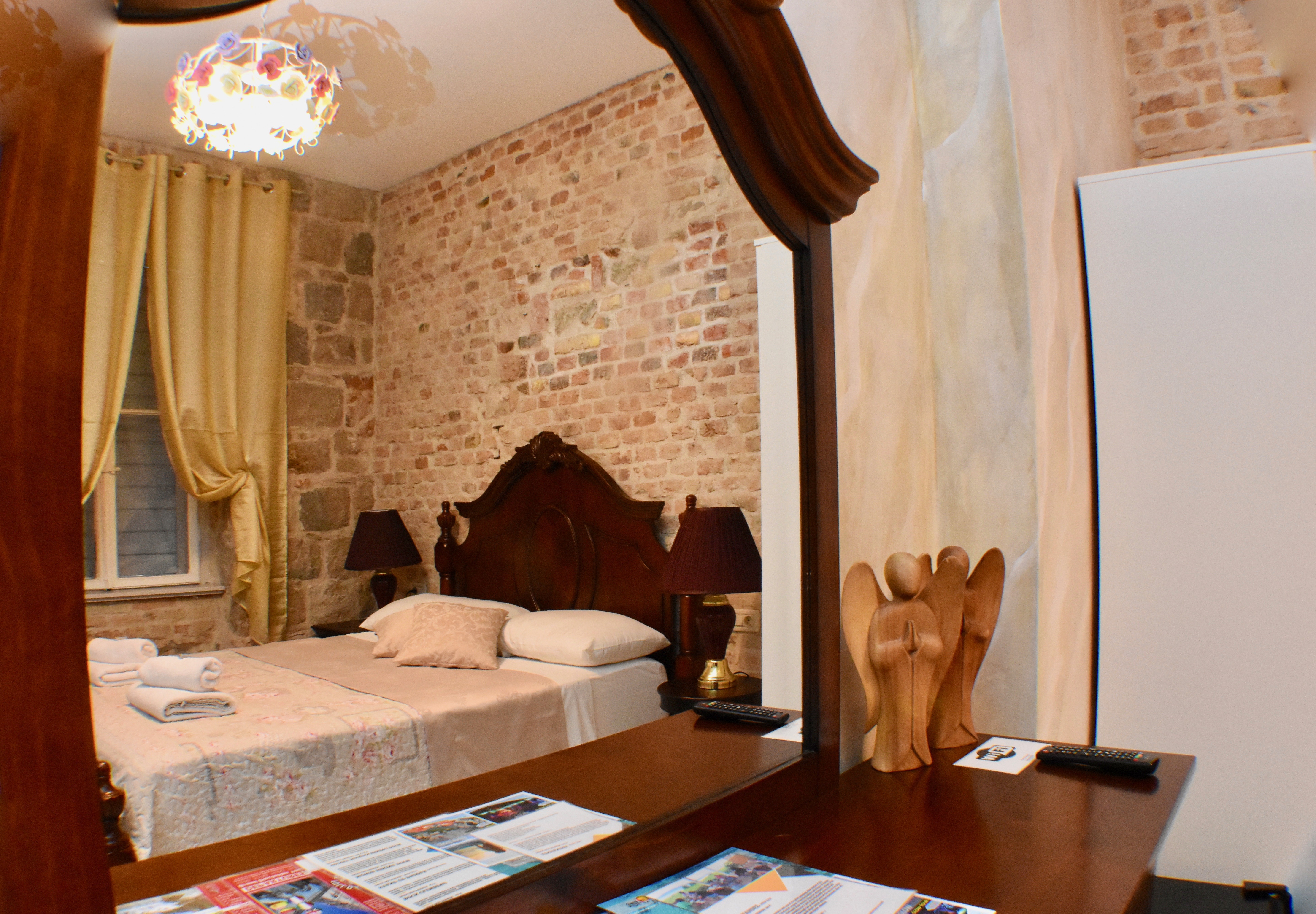 Pietra Rossa Luxury Rooms