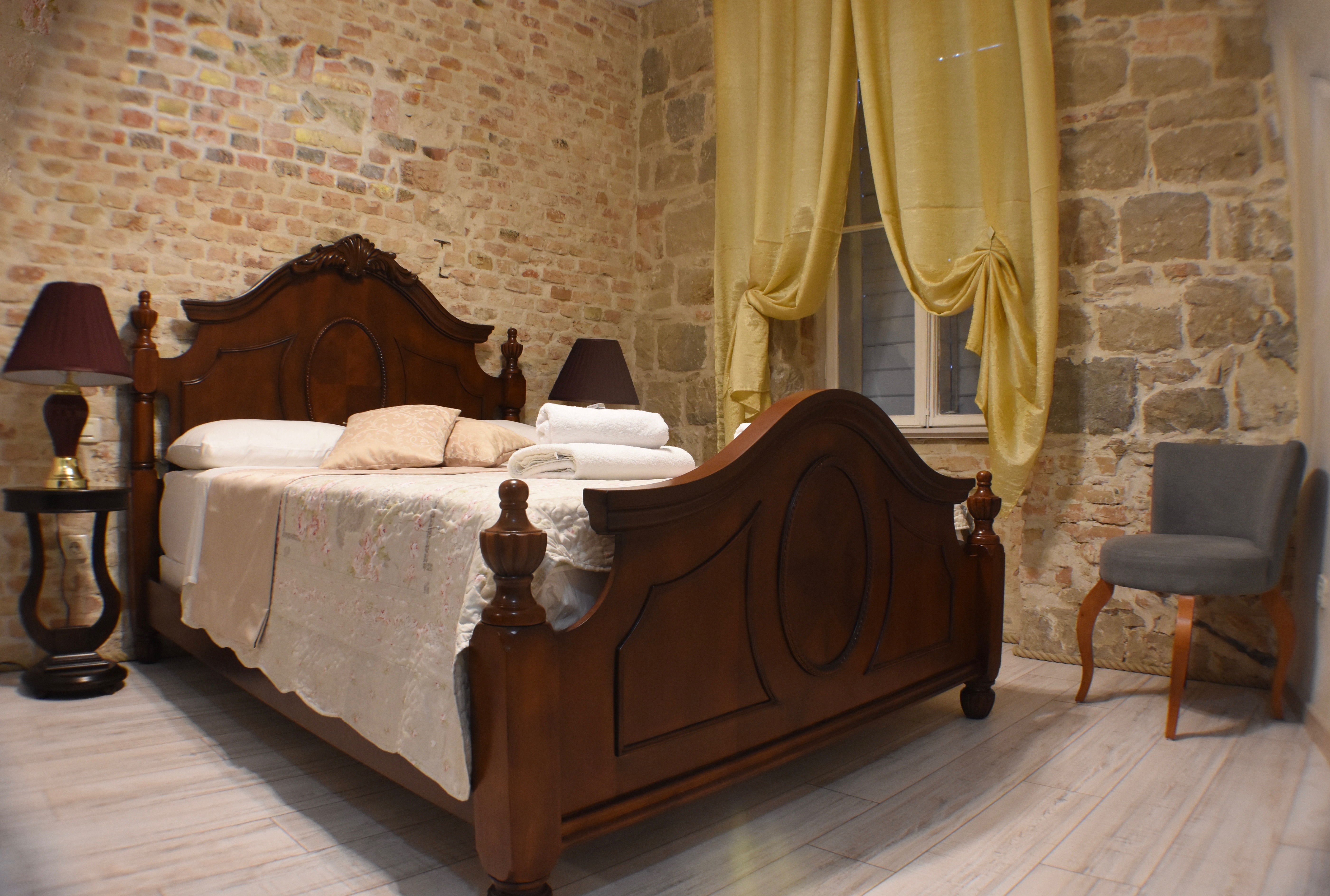 Pietra Rossa Luxury Rooms