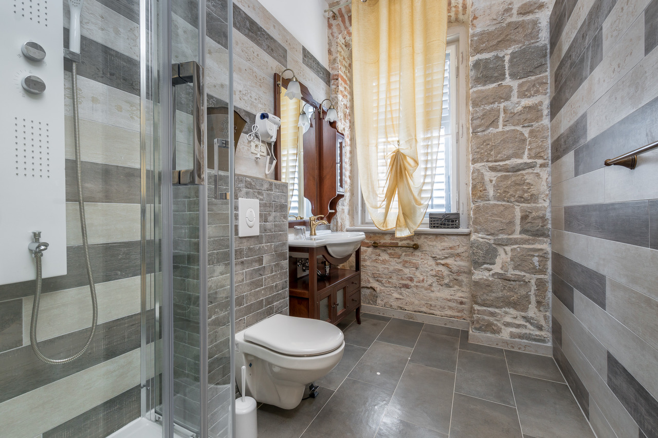 Pietra Rossa Luxury Rooms