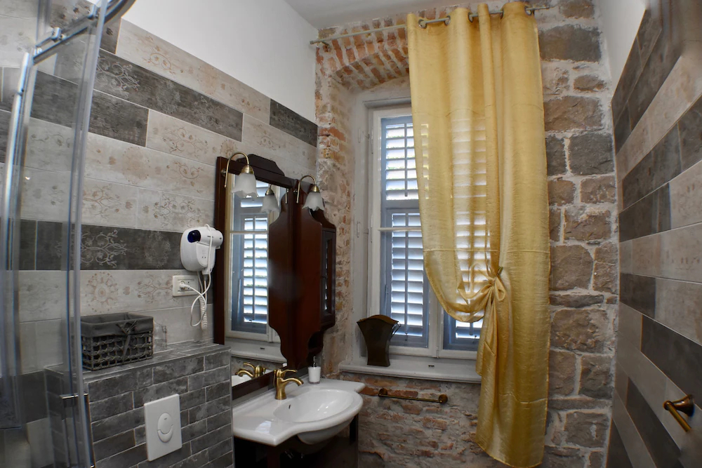 Pietra Rossa Luxury Rooms