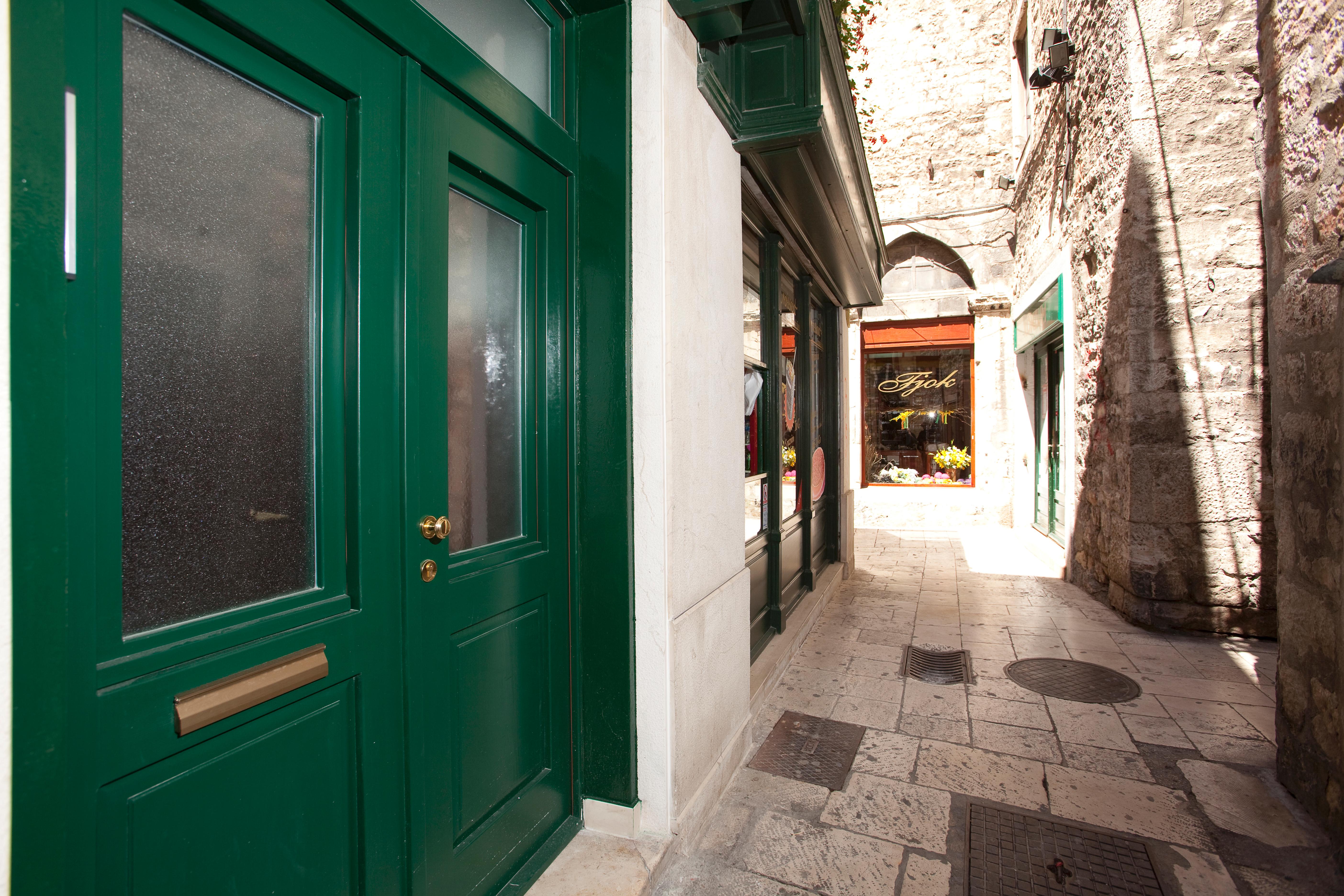 Prior Suites Split