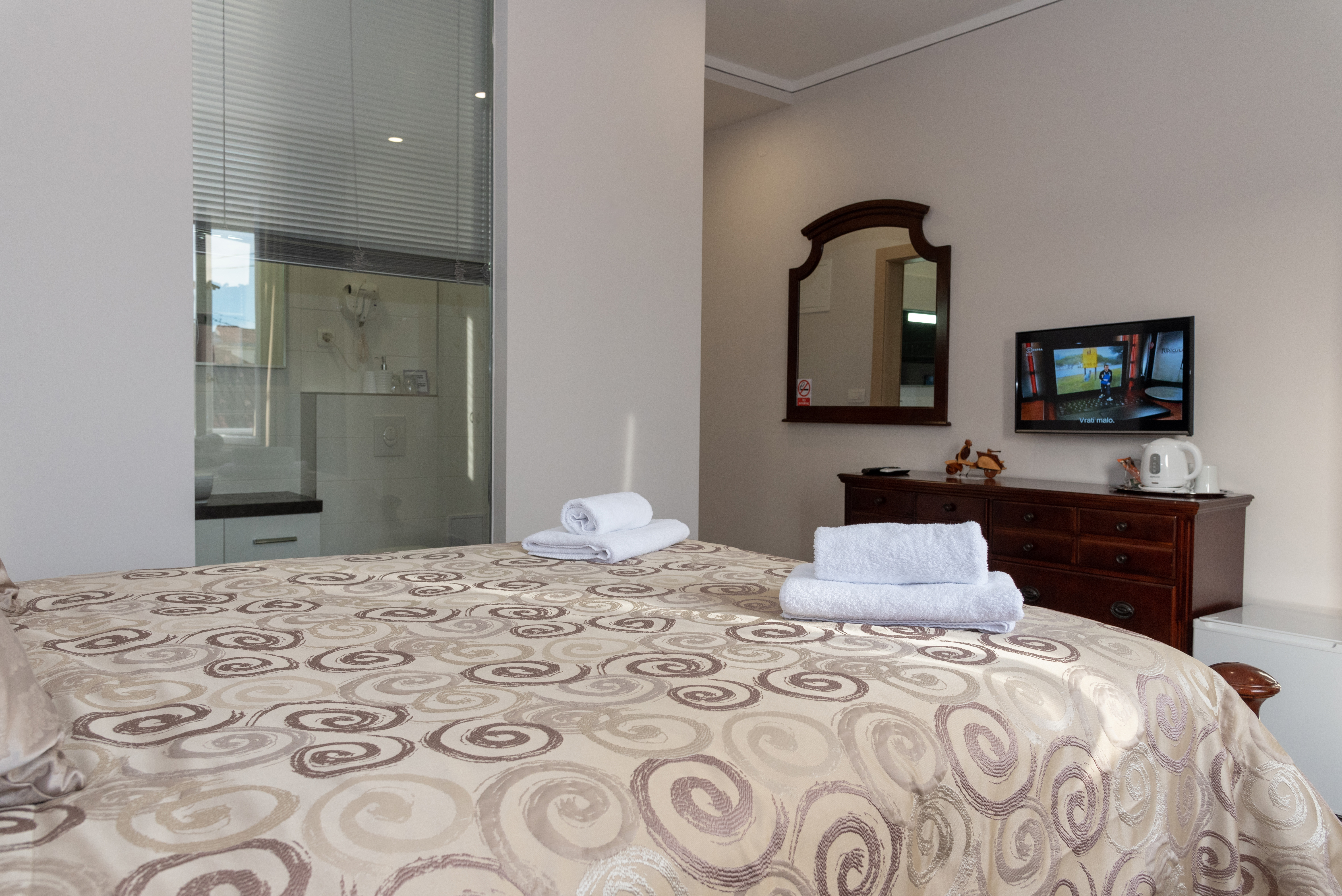 Palace Queen Mary Luxury Rooms