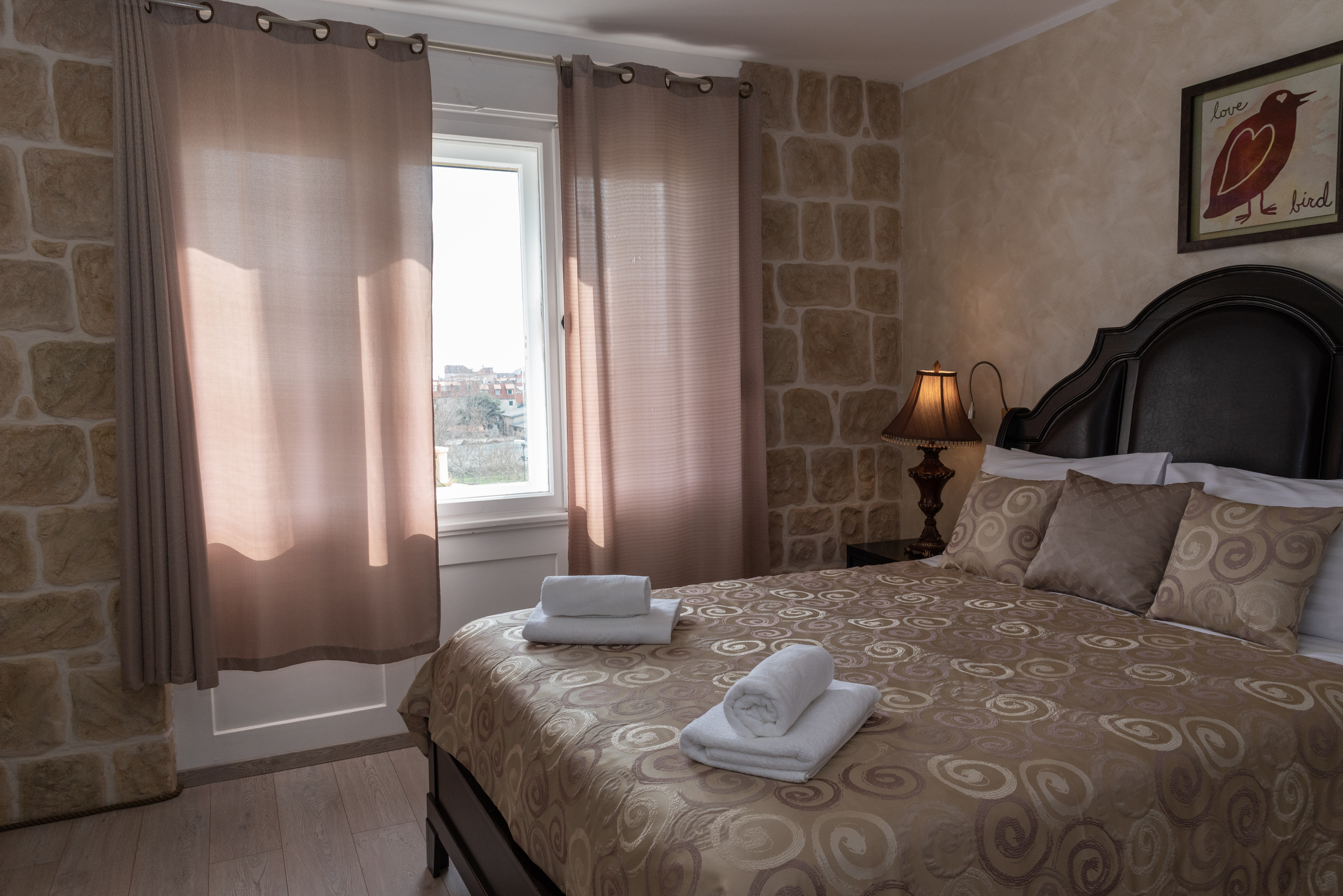 Palace Queen Mary Luxury Rooms