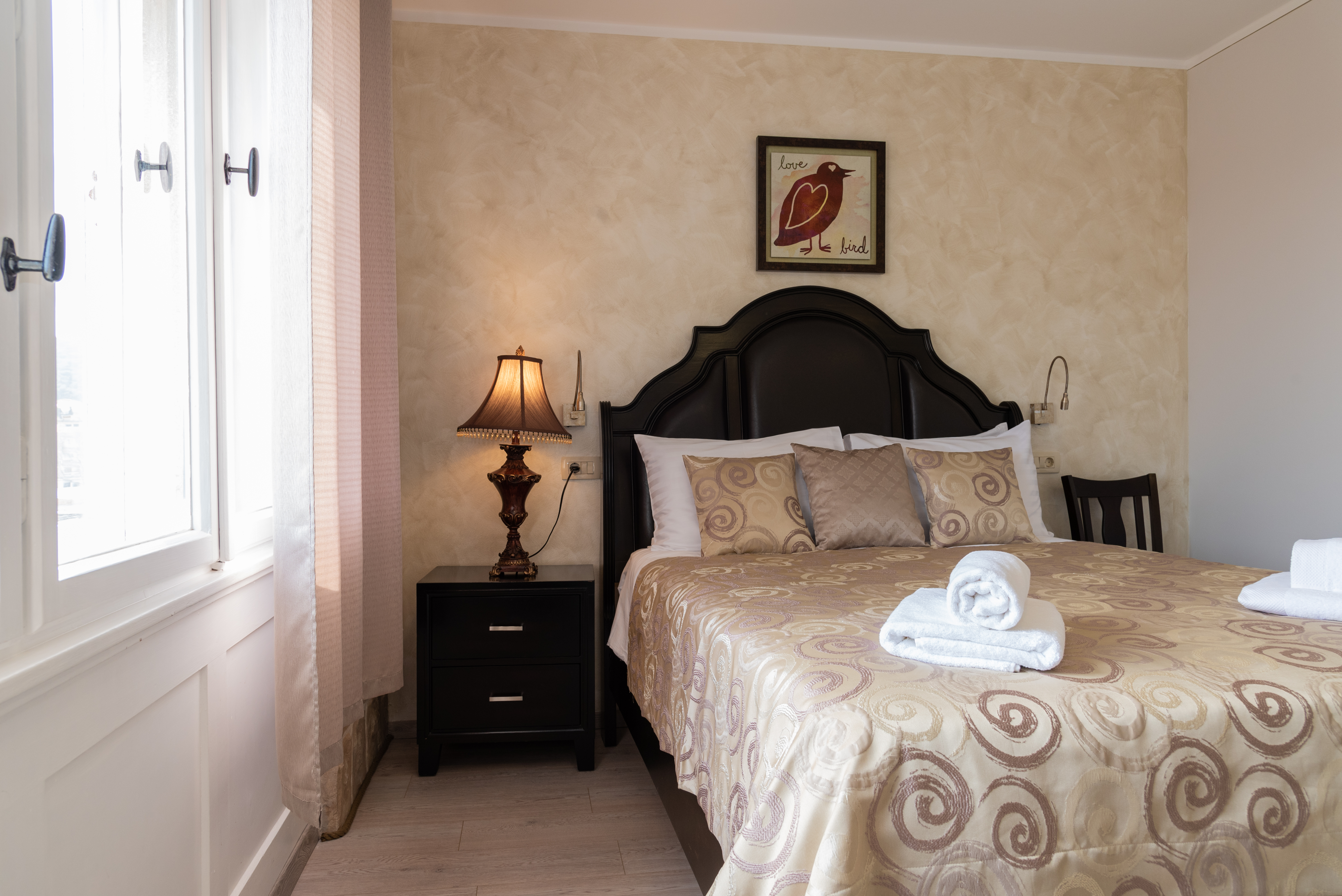 Palace Queen Mary Luxury Rooms