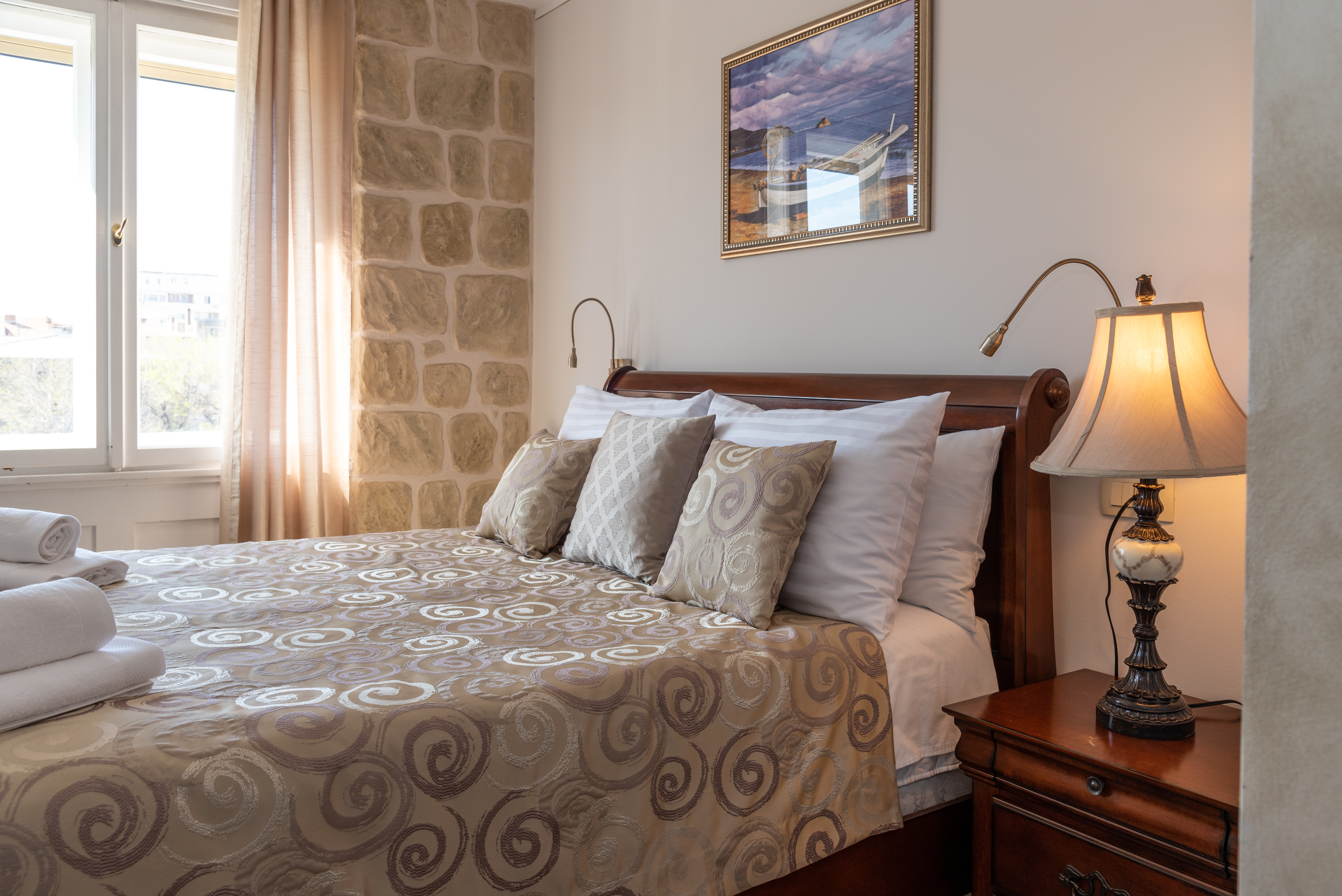 Palace Queen Mary Luxury Rooms
