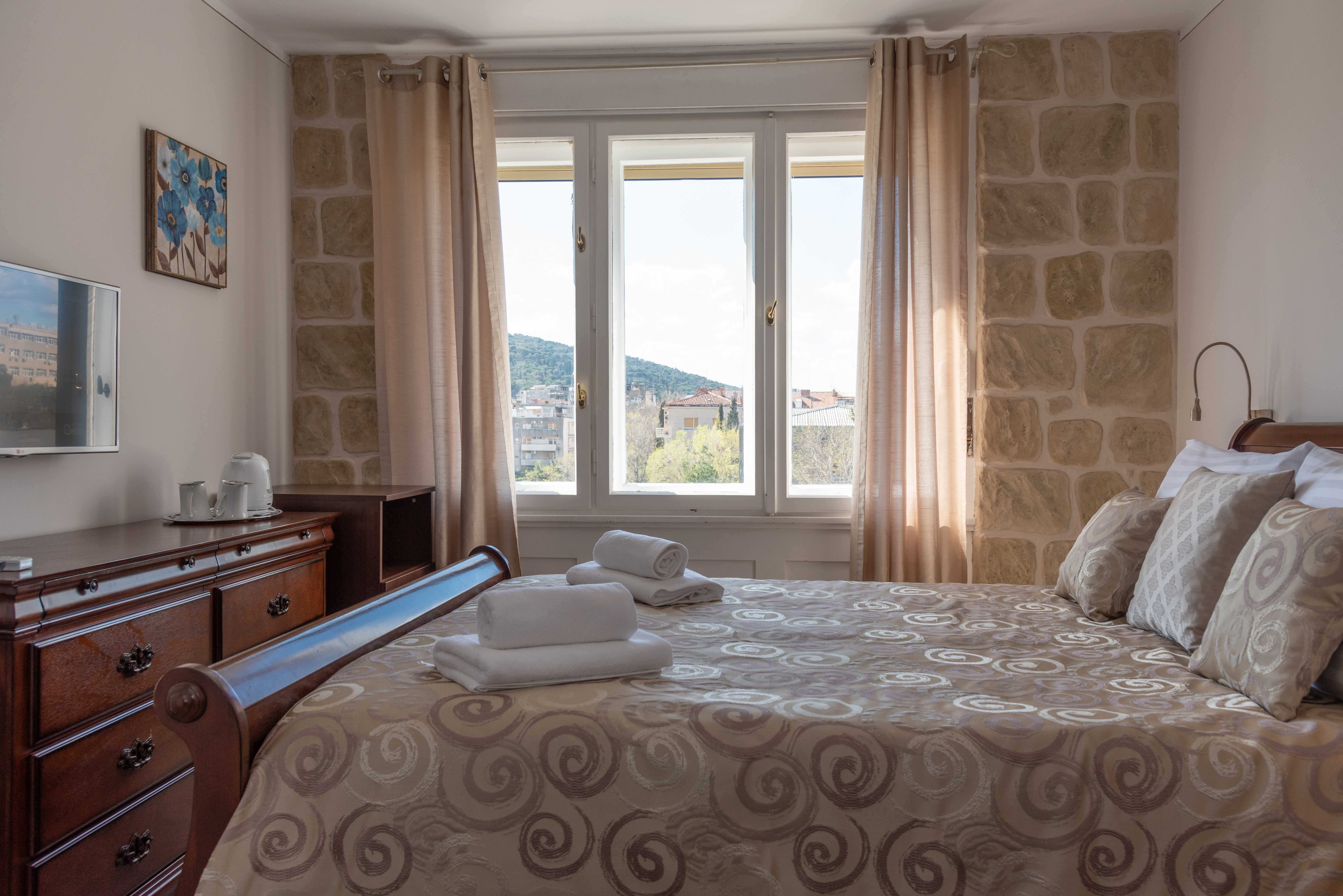 Palace Queen Mary Luxury Rooms