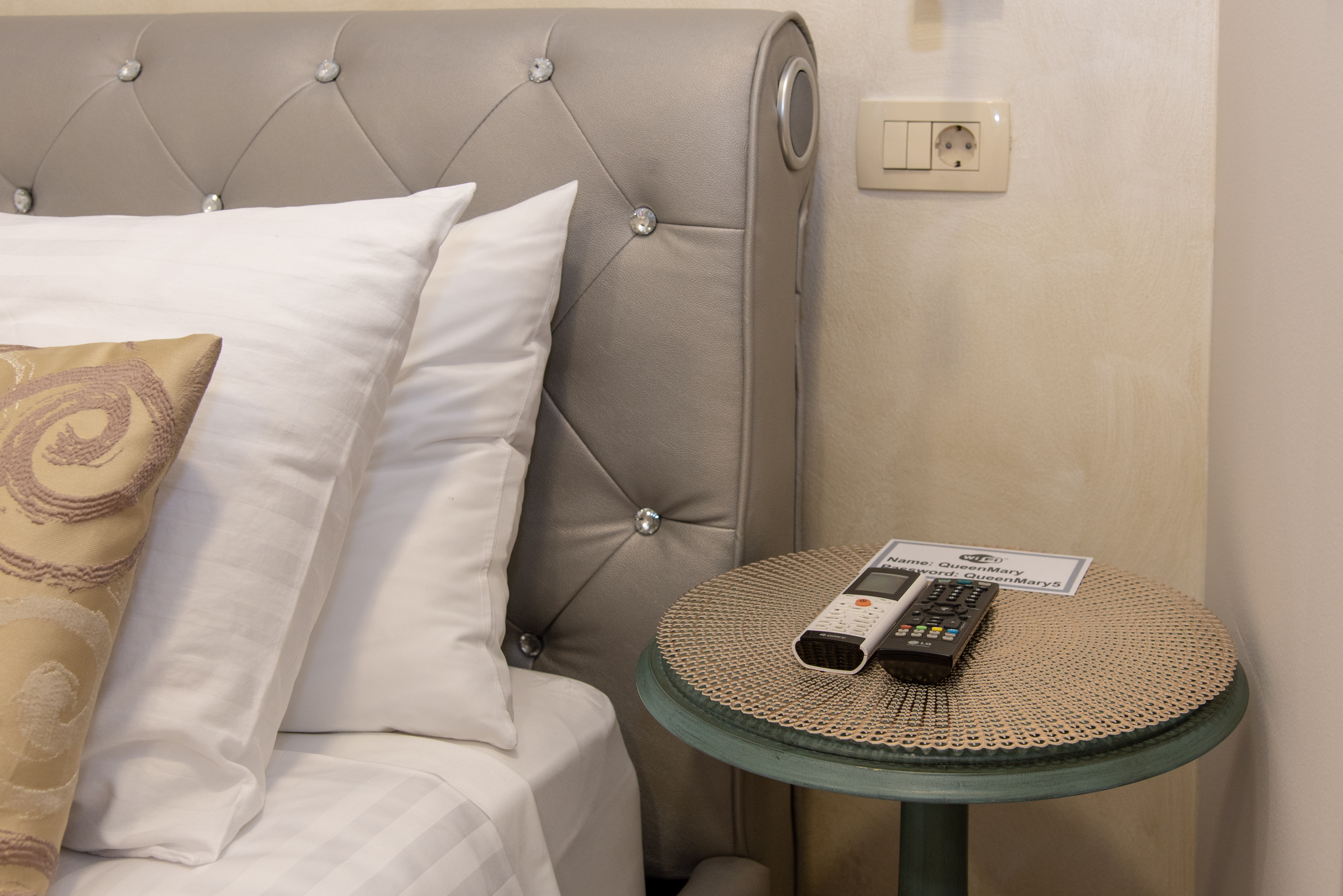 Palace Queen Mary Luxury Rooms