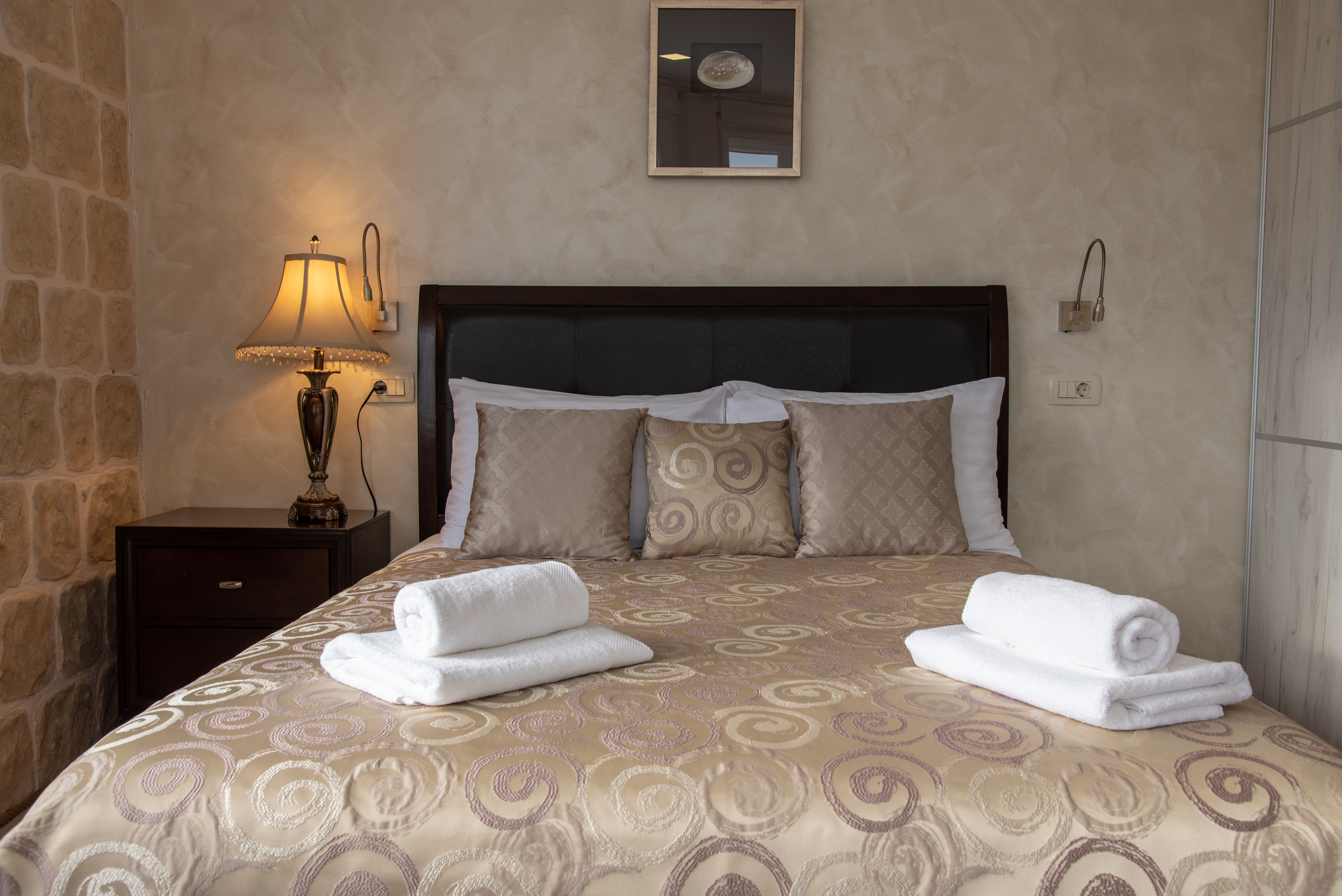 Palace Queen Mary Luxury Rooms
