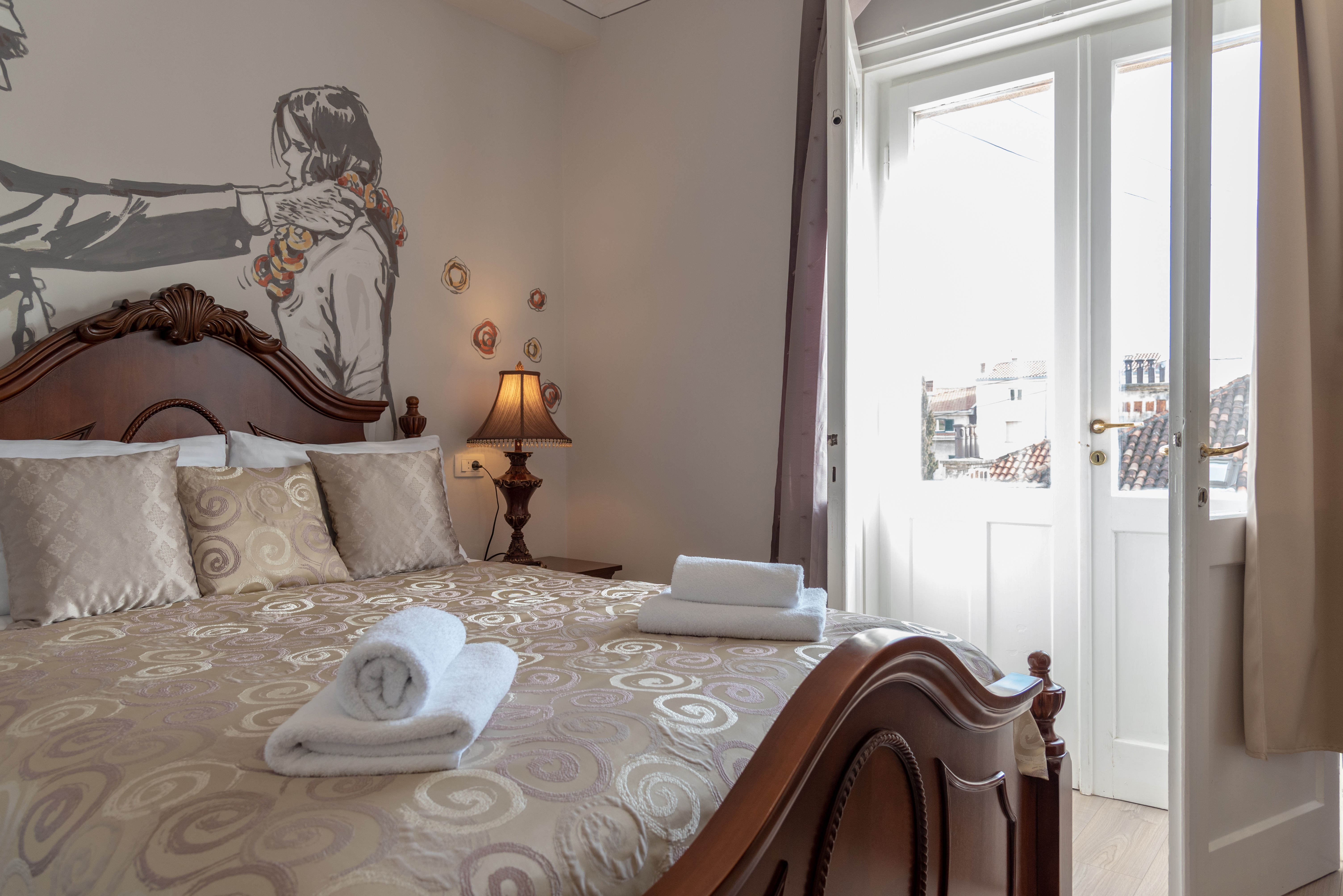 Palace Queen Mary Luxury Rooms
